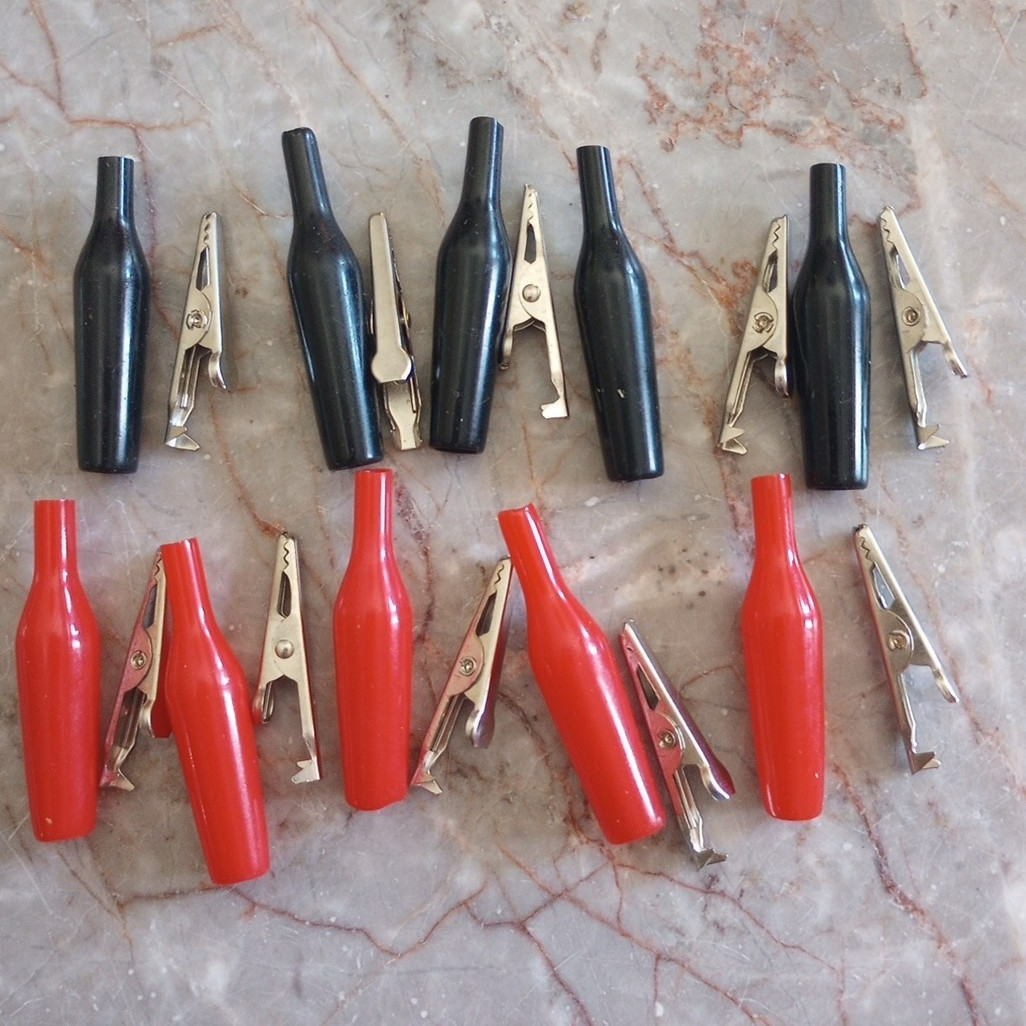 NOS Alligator Clips w Insulator Boots New Set of 5 each REd & Black Taiwan