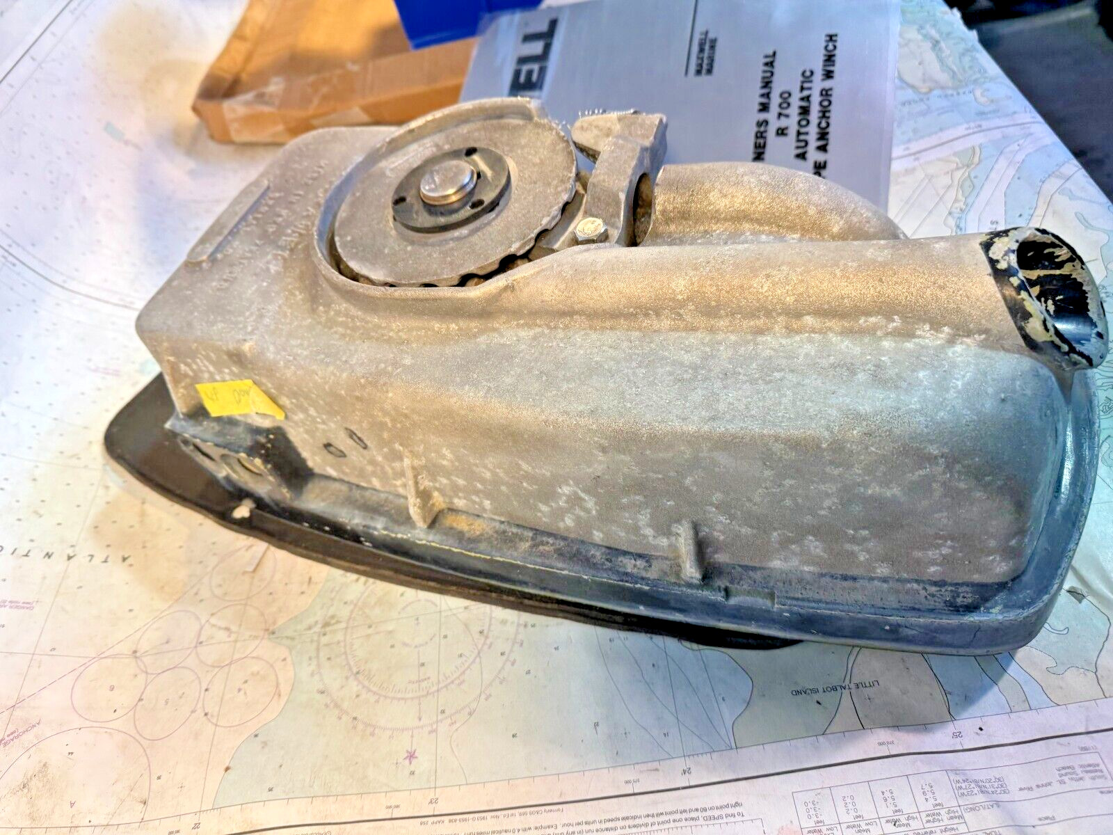 Maxwell R700 12Volt D.C. Automatic Rope Anchor Winch