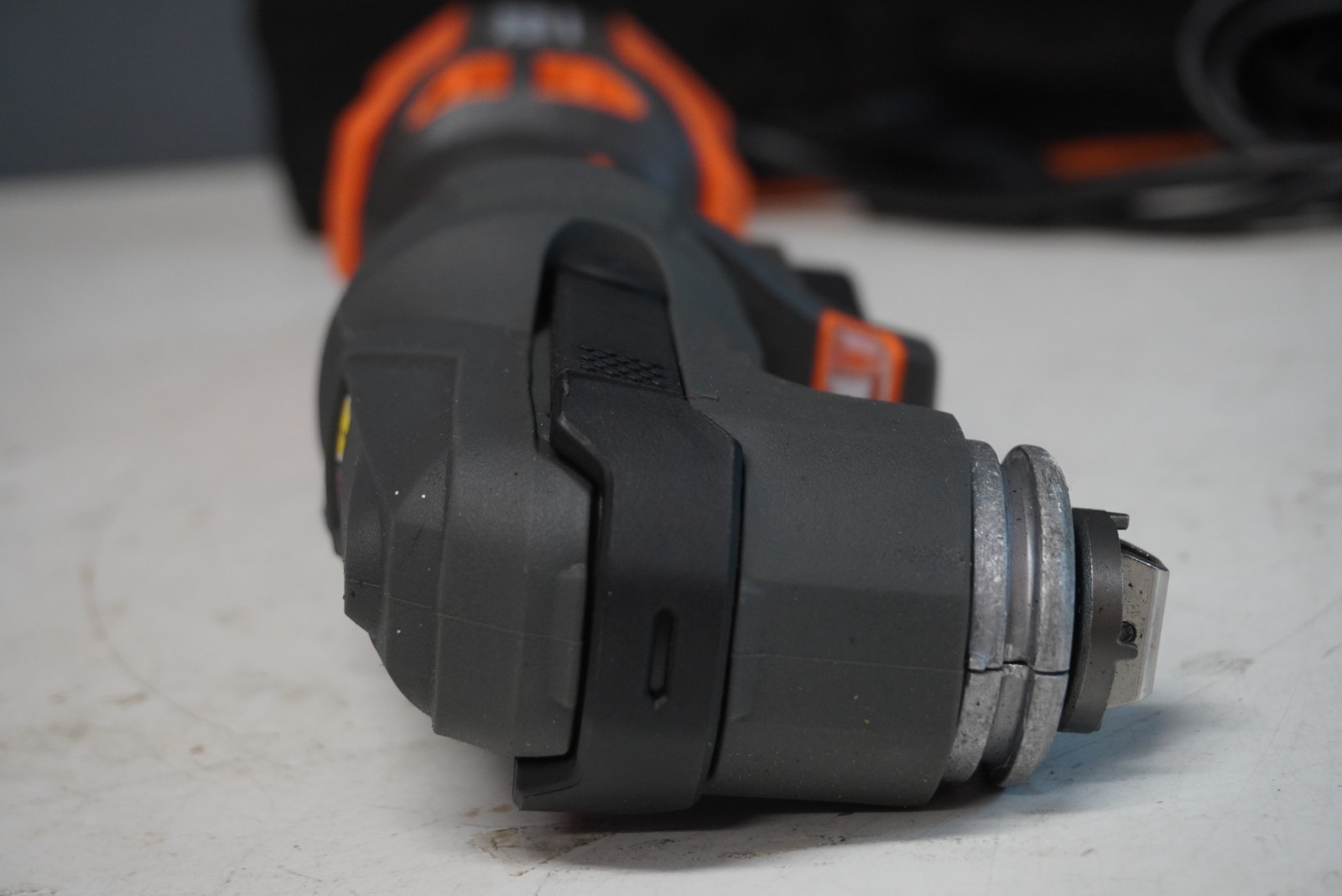 R28700 - 4Amp - Corded Oscillating Multi-Tool