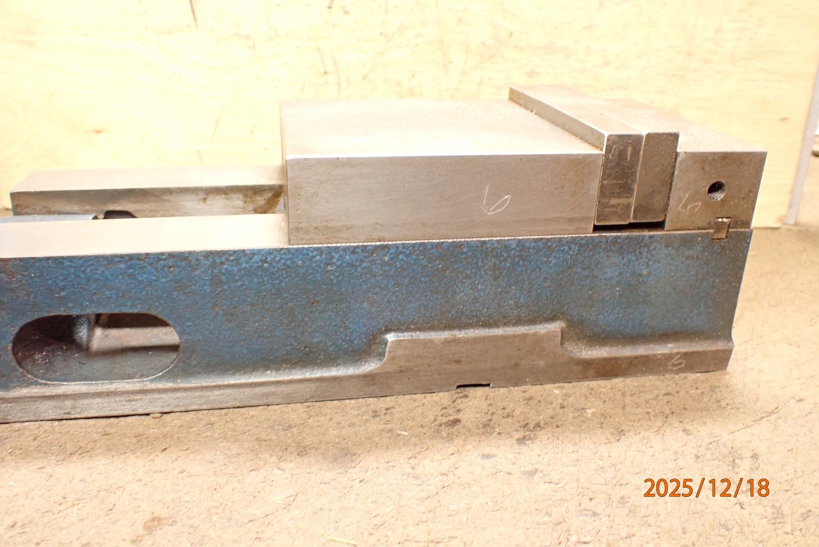 KURT D40 MILLING MILL MACHINE VISE