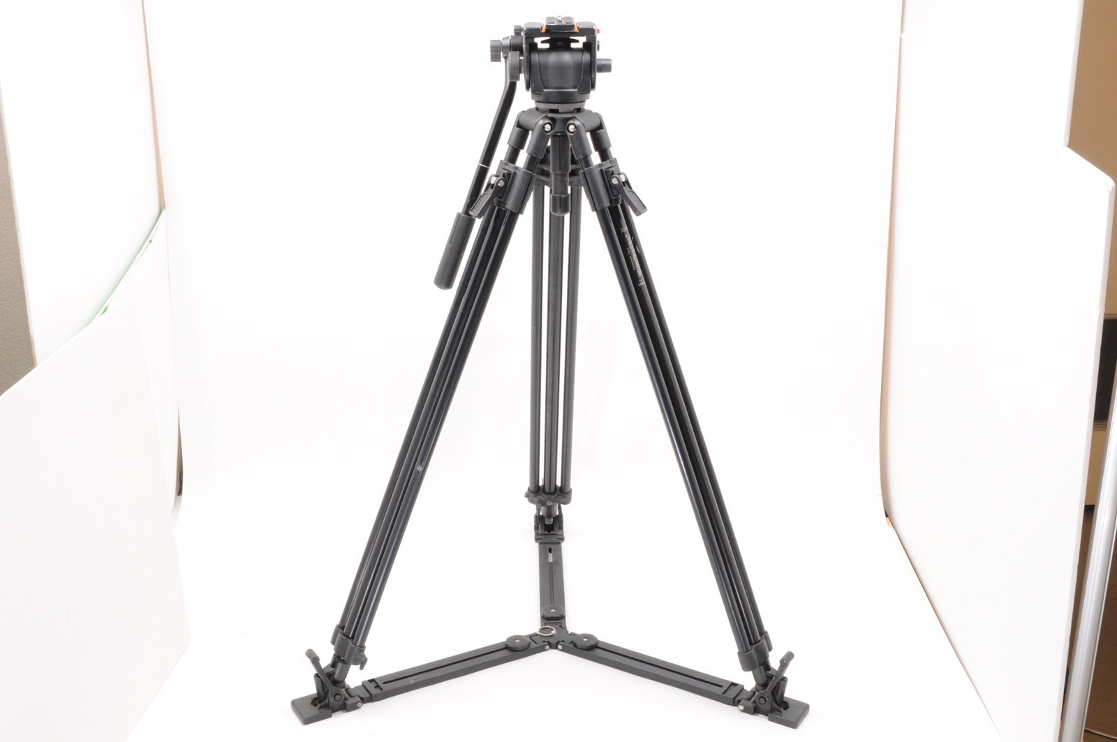 Manfrotto 501HDV Fluid Head with 351MVB Aluminum Video Tripod Legs from Japan