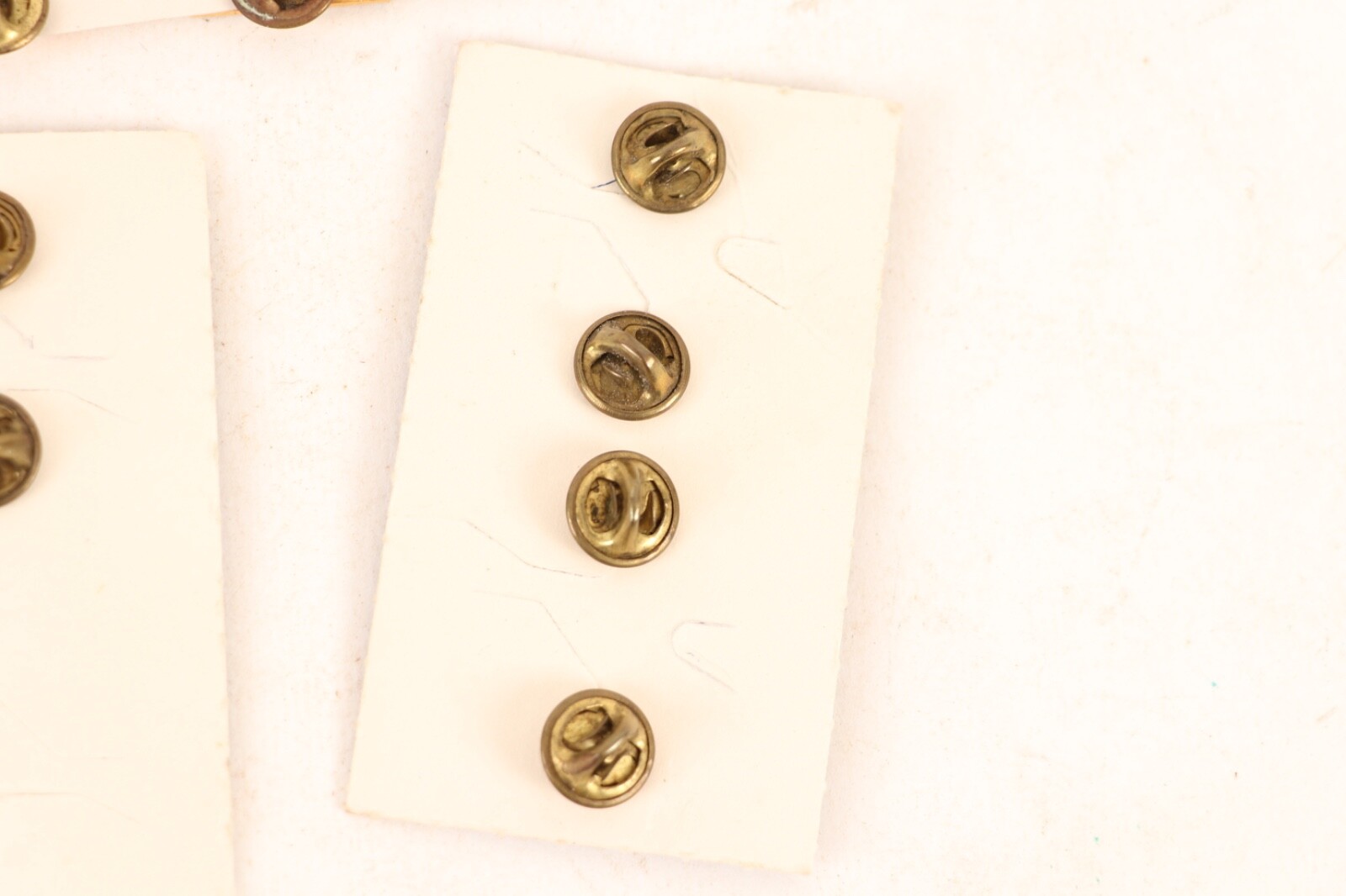 o450 / NOS Modern Issue DUI Insignia Lot