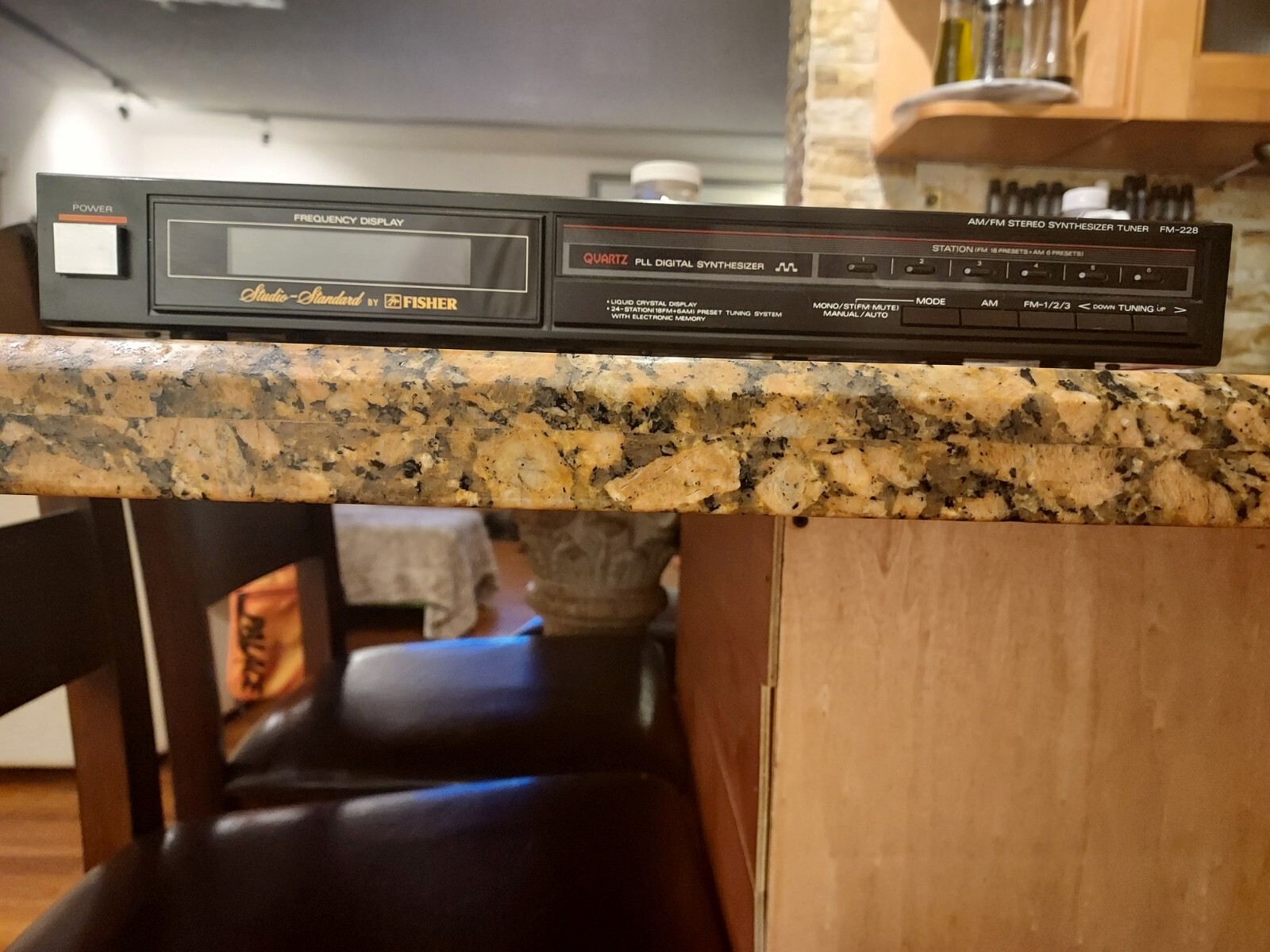 Vintage Studio standard by Fisher AM/FM synthesizer tuner FM 228 with Antenna