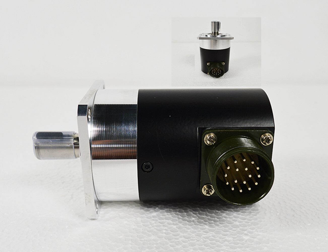 SpecialEncoder For Main Shaft Of NC Machine Φ15,1024p/R,17Stitches Aviation Plug