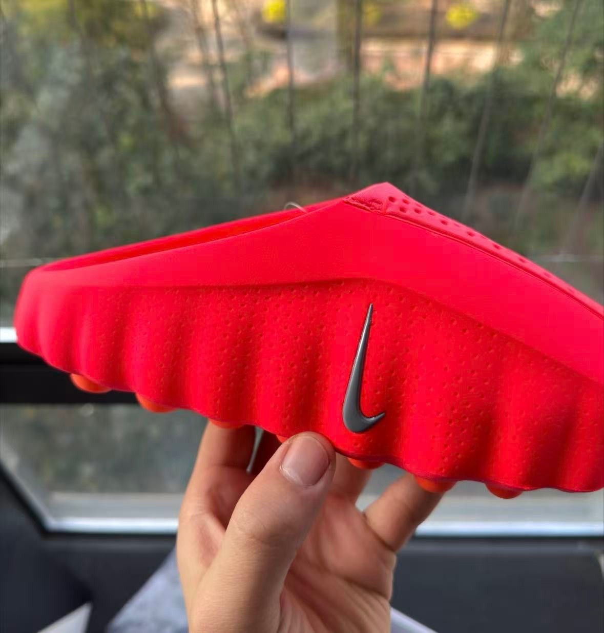 Nike Mind 001 Comfortable And Fit-Tight Tech Style Slippers For Men - Red -