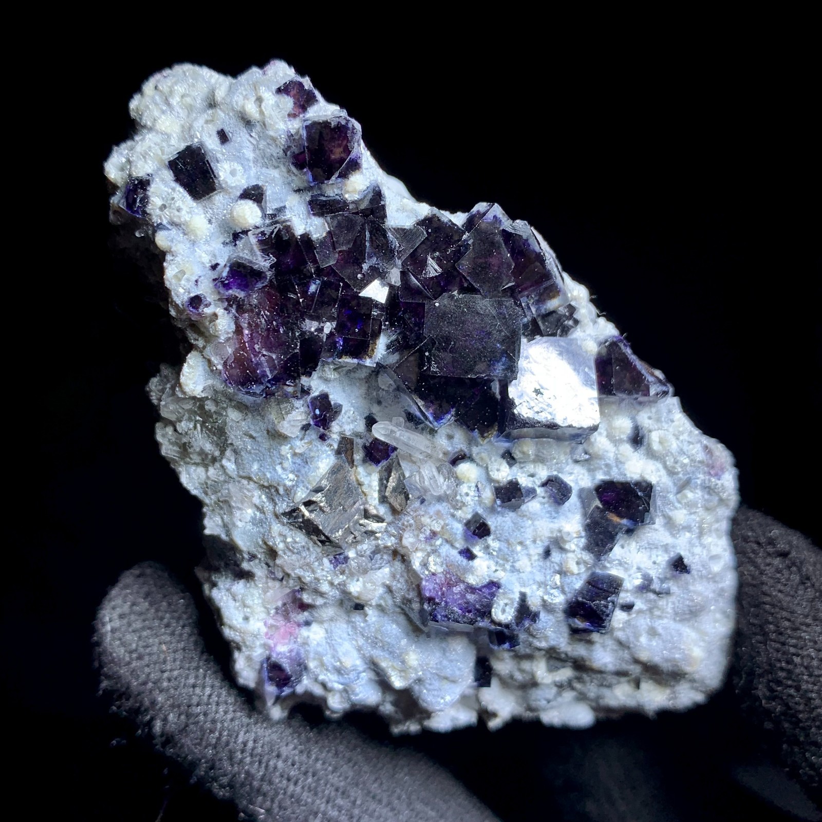 90G Natural Beautiful Phantom Purple Fluorite Mineral Specimen/Gift