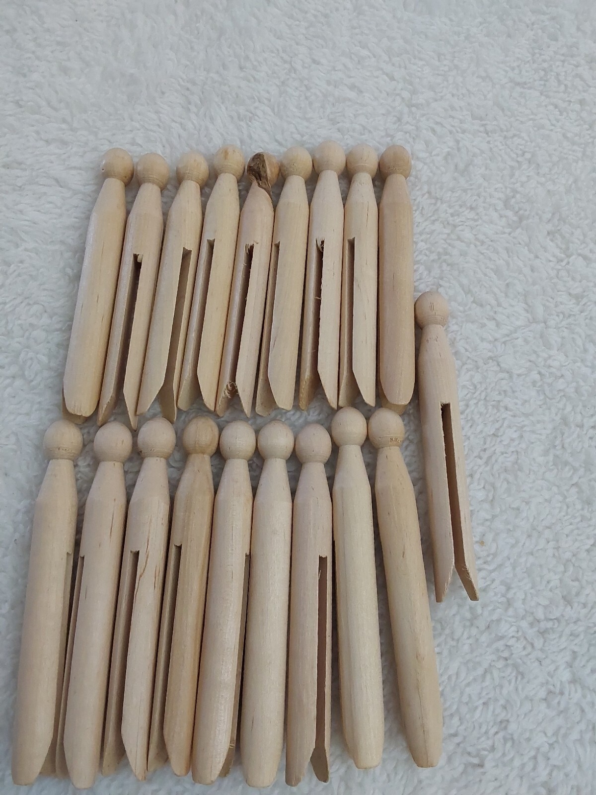 Vintage Round Head Wooden Clothes Pins Laundry Crafts Art Lot of 18 Collectibles