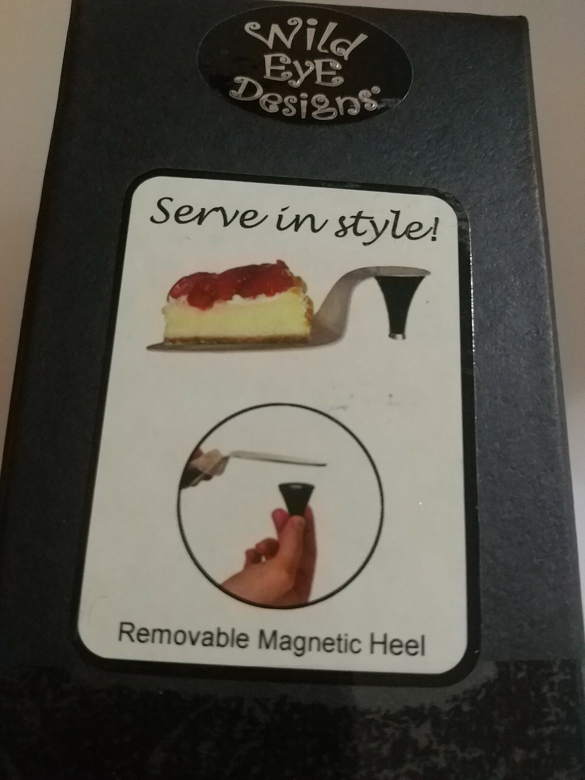 HIGH HEEL CAKE SERVER