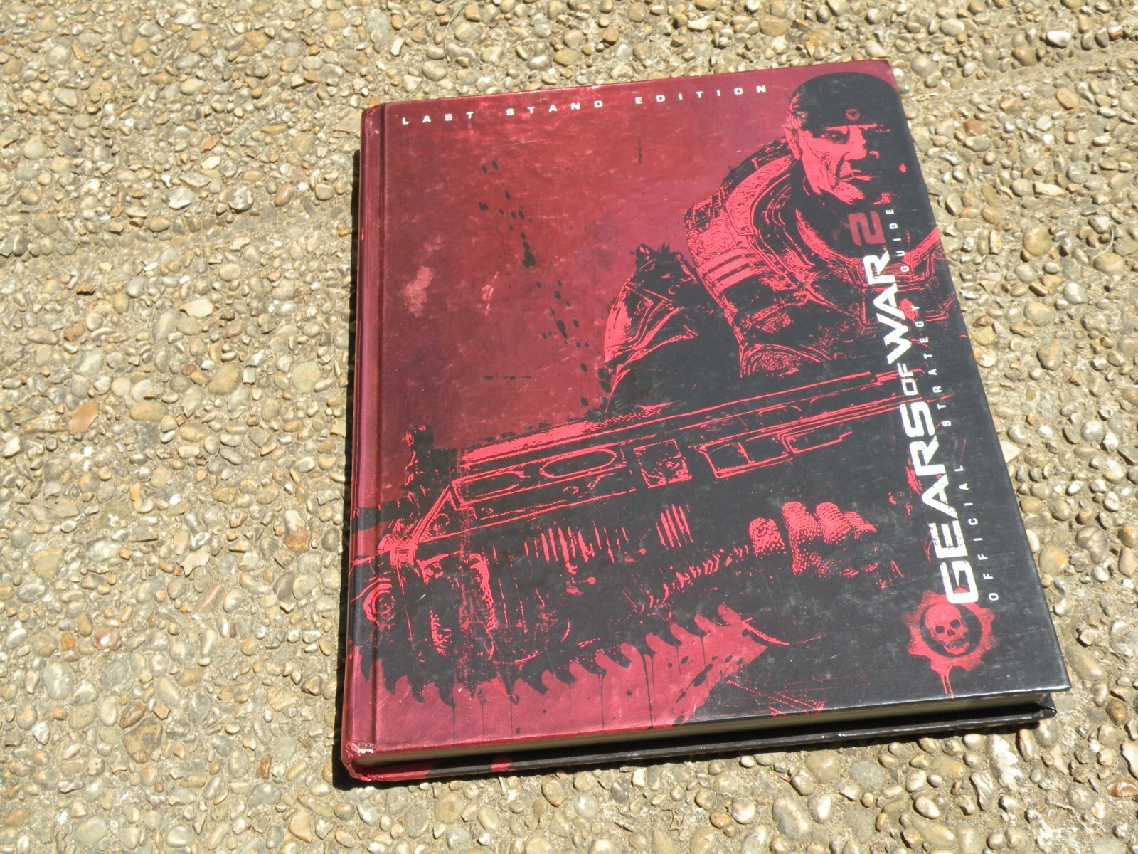 Gears Of War 2 Last Stand Edition Of Strategy Guide Hardcover with Poster