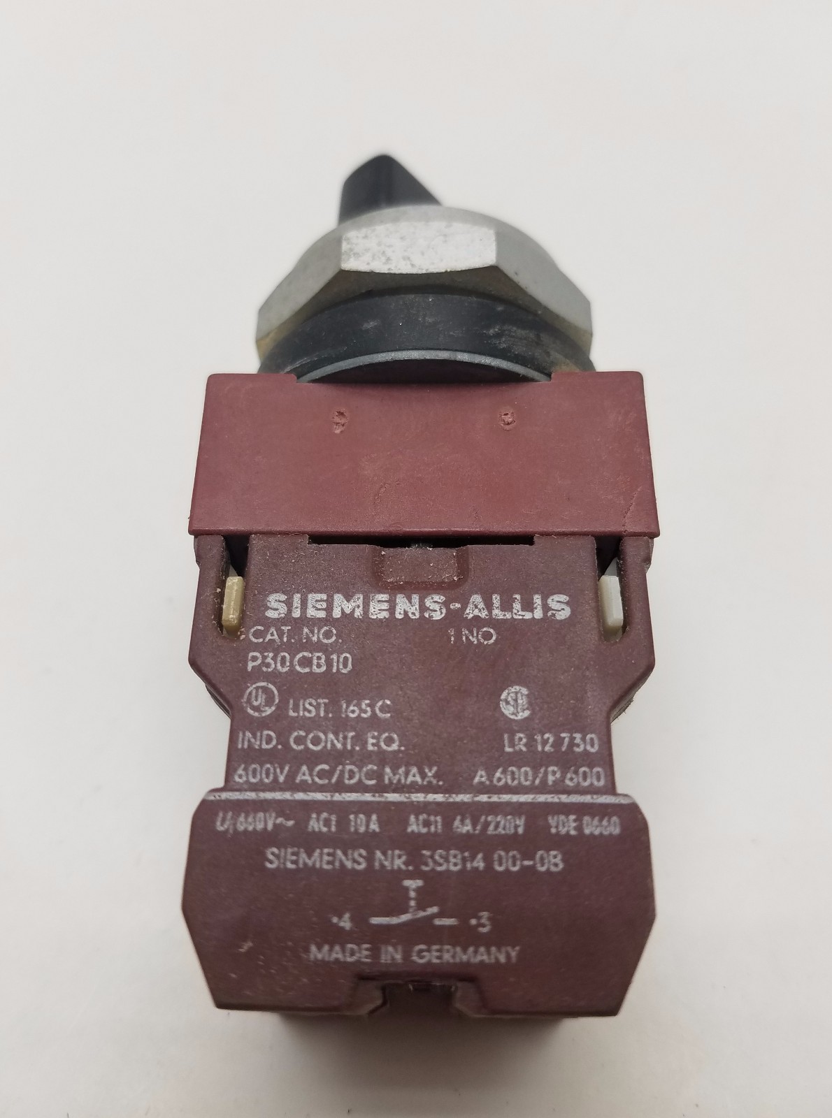 P30CB10 Simens Black selector switch #8146