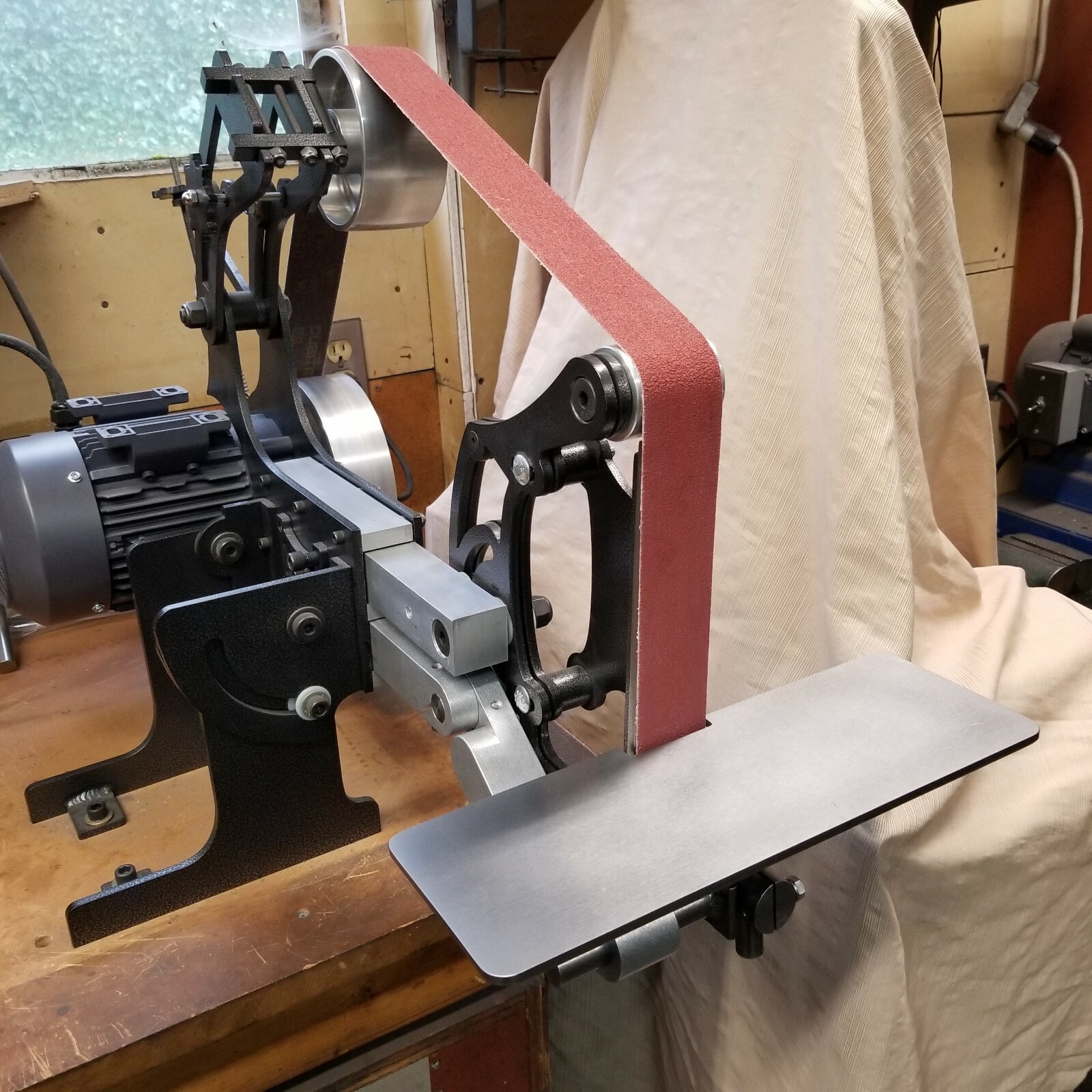 D-D Work / Tool Rest for OBM Origin Blade Maker Belt Grinder - 18" Table
