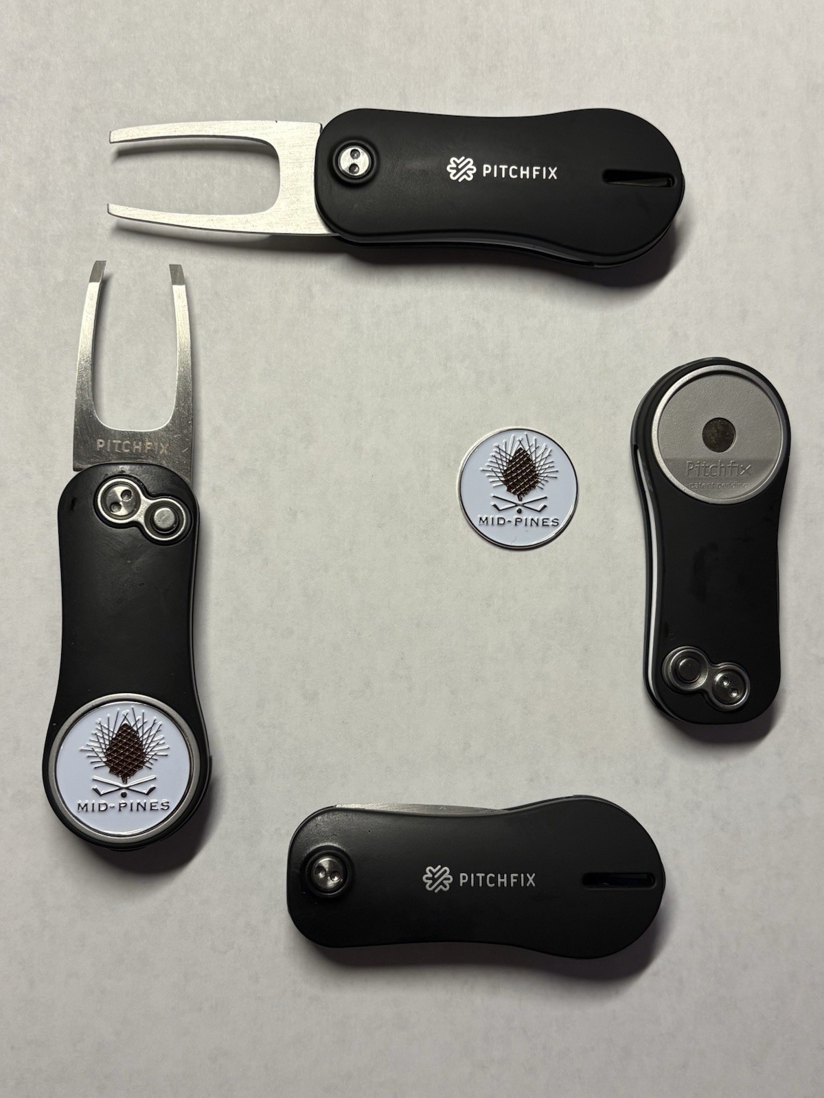 Pitchfix Golf Switchblade Divot Tool & Mid Pines Inn & GC 1" Coin Golf Marker