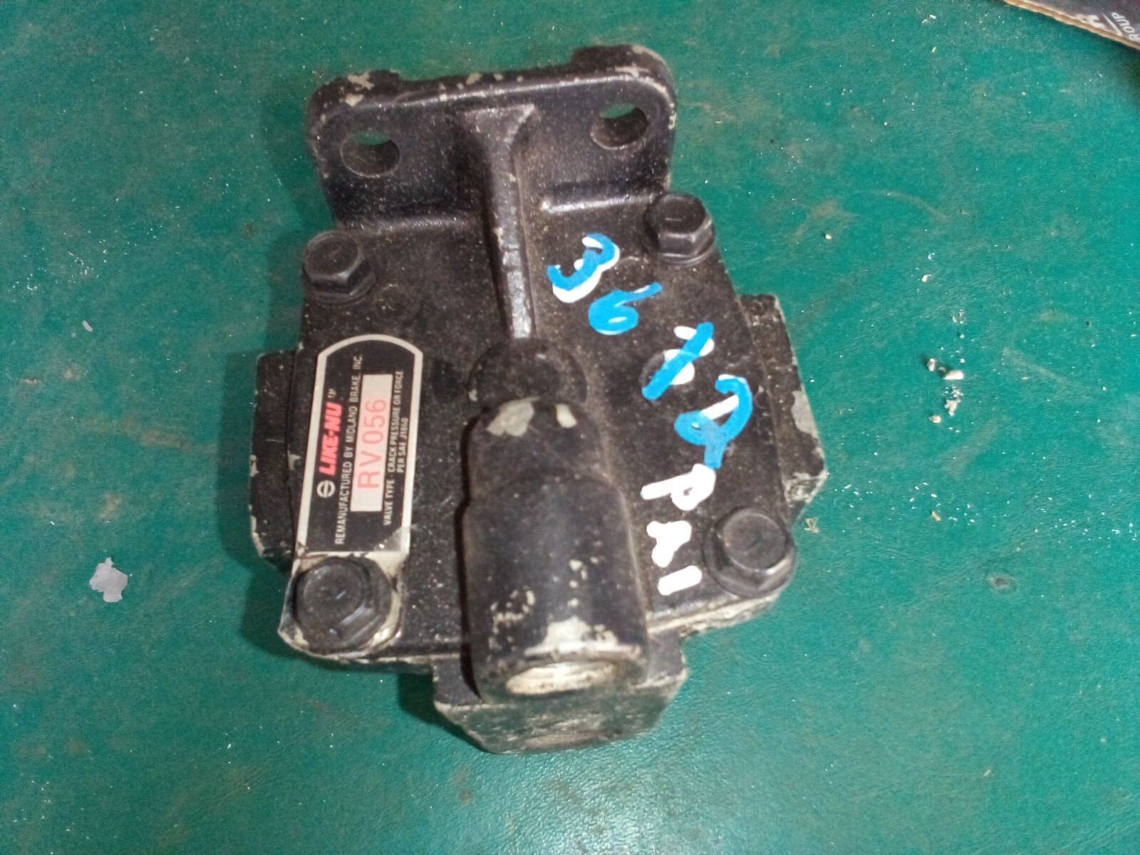 New Midland RG-2 Relay Valve for Mack KN28510