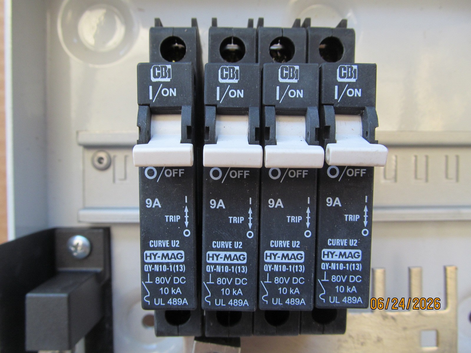 Outback Power PSPV combiner box w 4x 9A DC Disconnect Switch Circuit Breakers