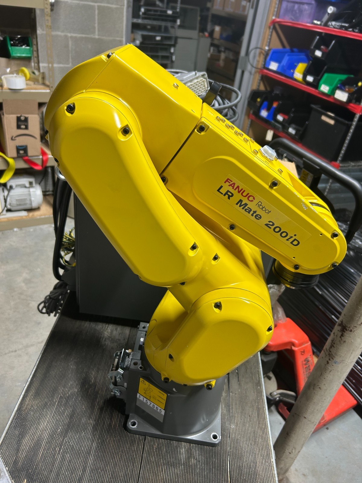 Fanuc LR Mate 200iD w/ R-30iB Controller & i Pendant Handheld unit