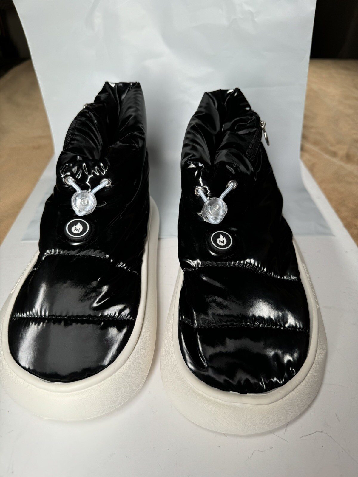 Maokea Heated Shoes Slippers Rechargeable Batterys  Black Size 6.5-7.5.....38-39