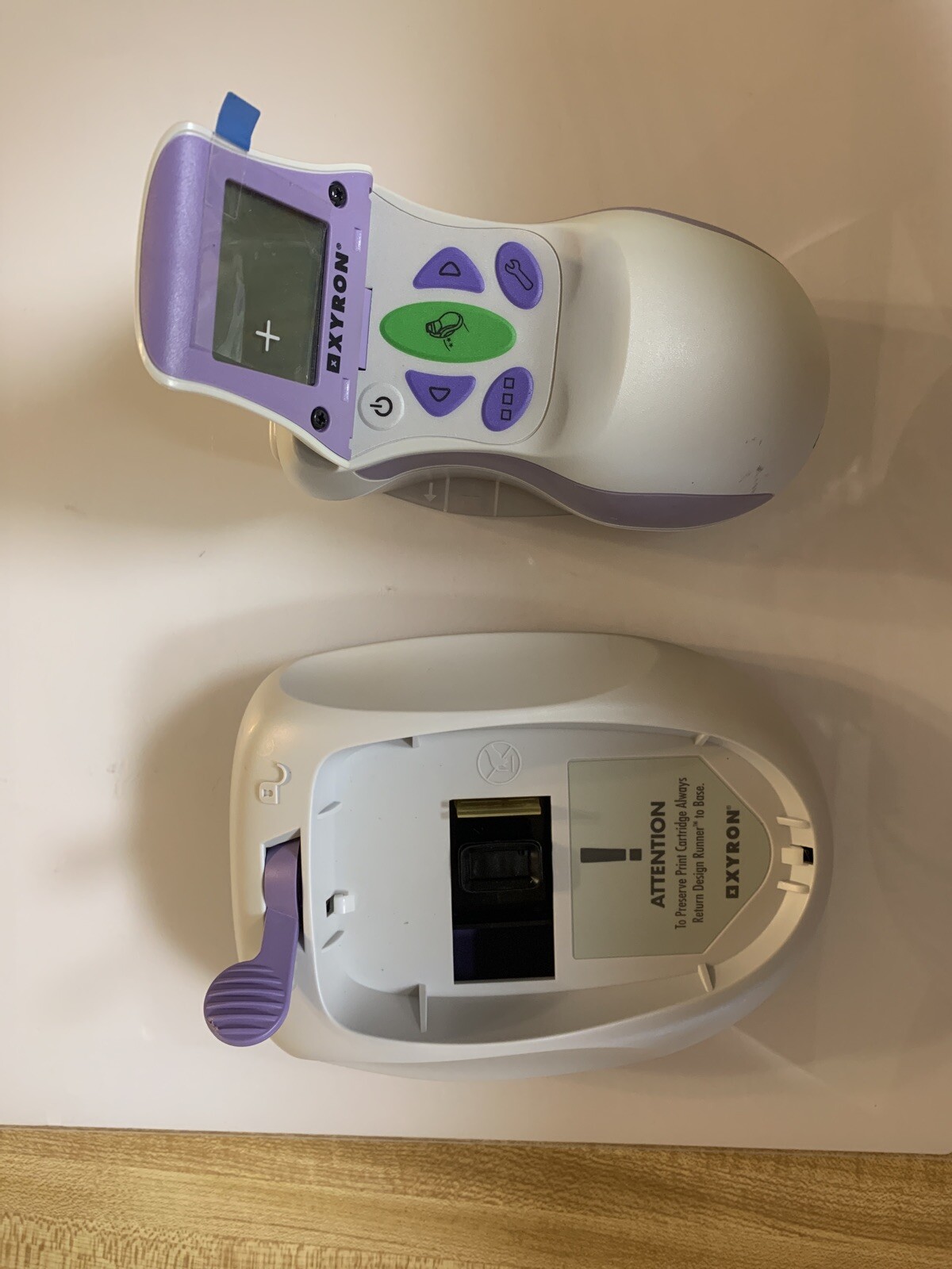 SALE - Xyron Design Runner 4375-001 Handheld Printer With Base