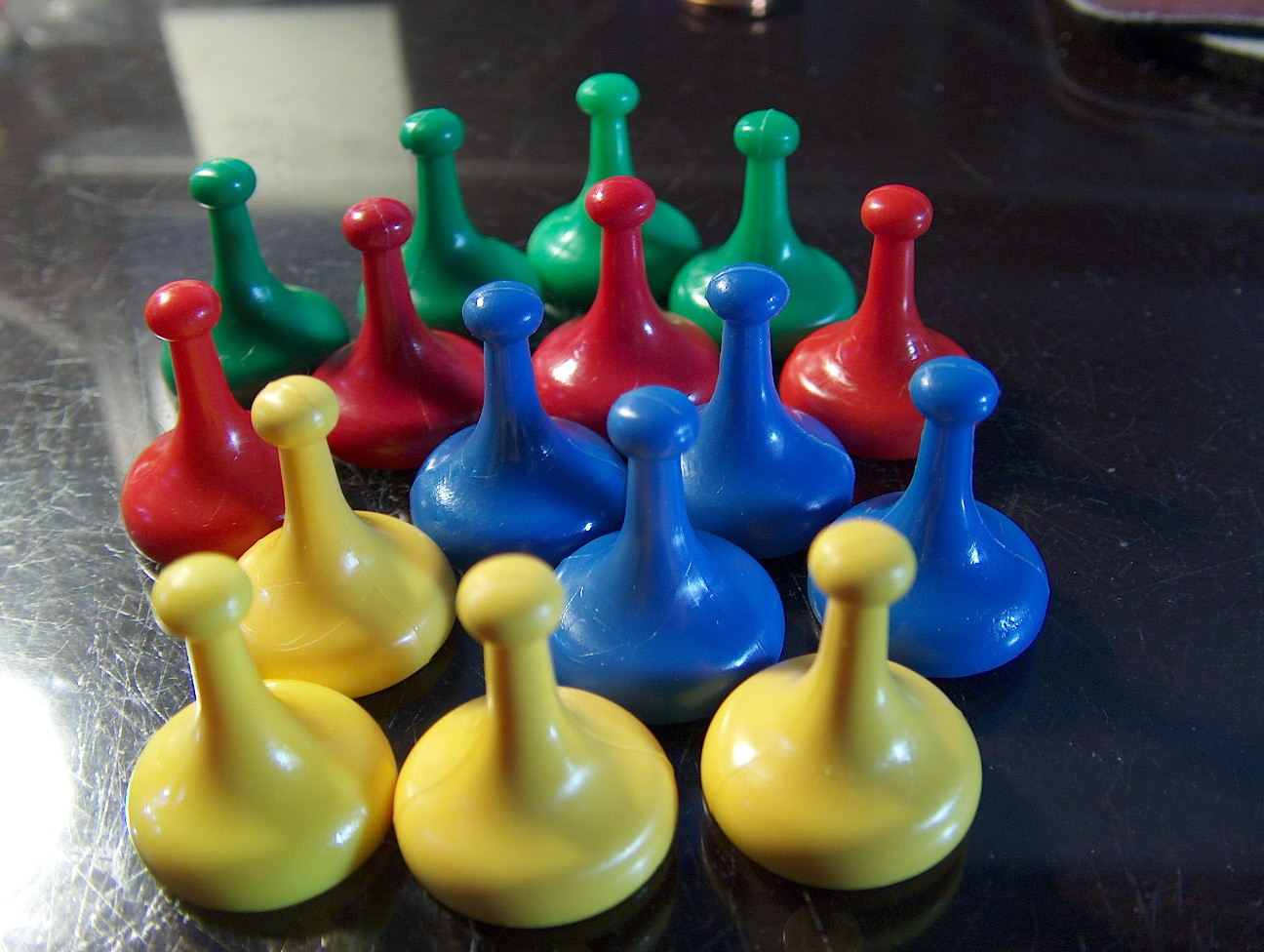 Sorry Game Replacement Tokens/Pawns/Movers 16 Pieces  RED BLUE YELLOW GREEN