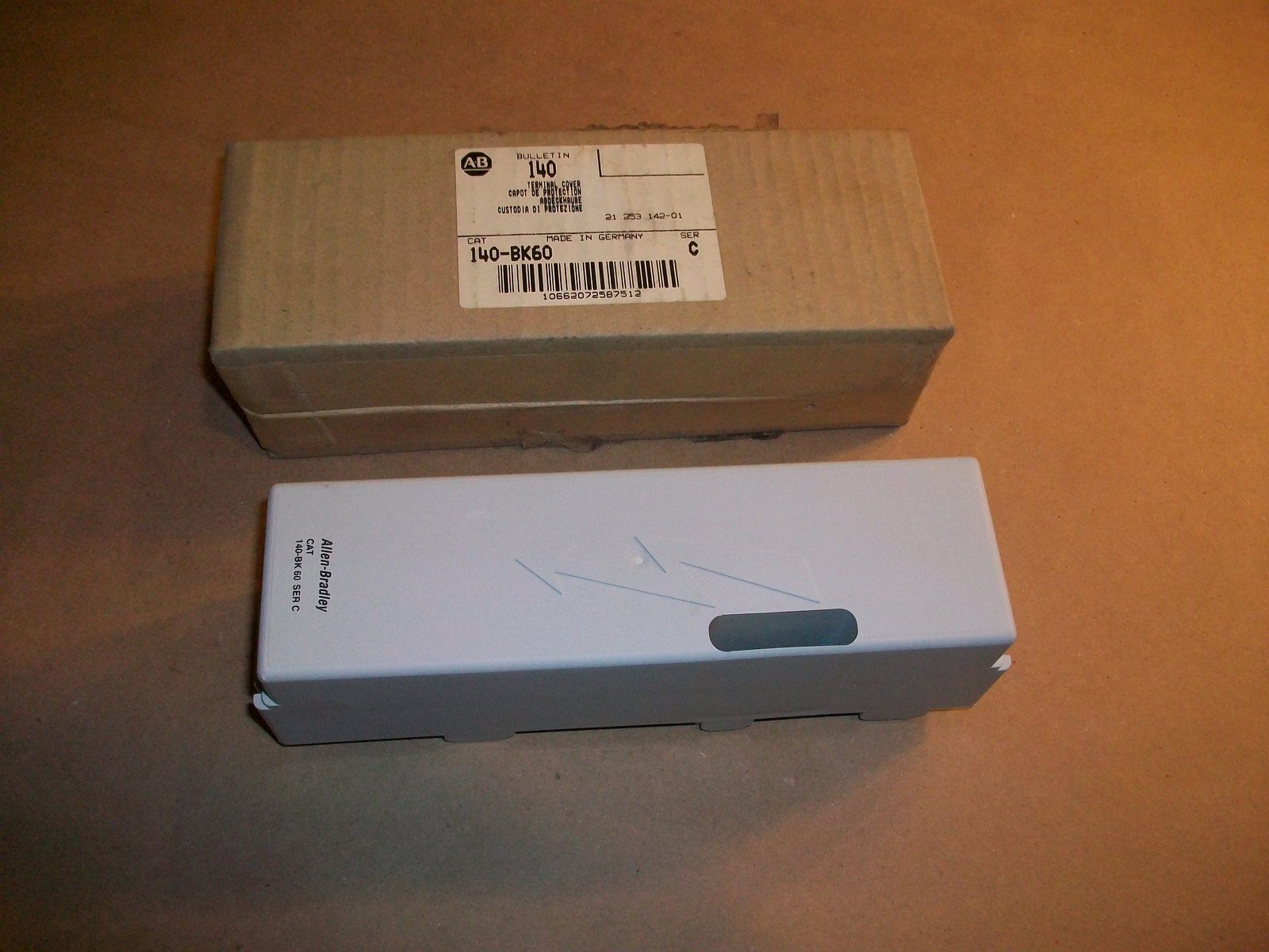 Allen Bradley Terminal Cover 140-BK60   Ser C    NEW IN BOX