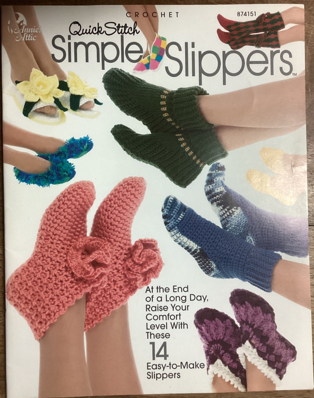 ANNIE'S ATTIC CROCHET QUICK STITCH SIMPLE SLIPPERS  (14) Very Good