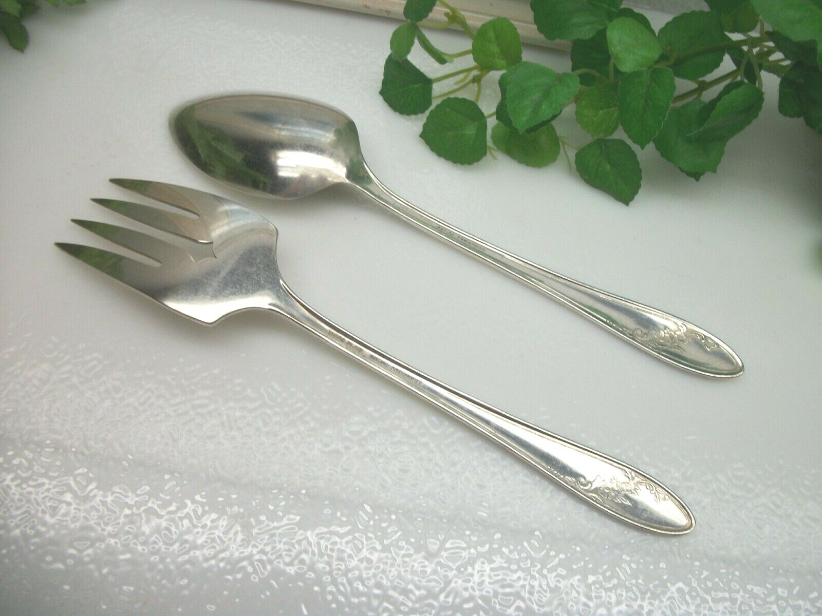 Oneida QUEEN BESS II Silverplate Solid Serving Spoon & Cold Meat Fork 1946