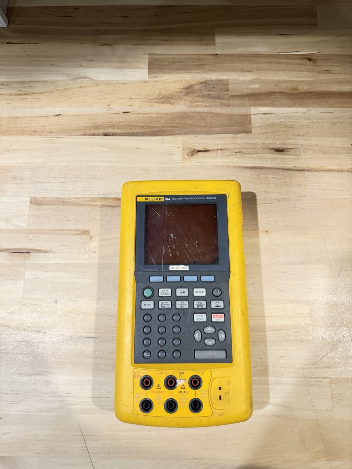 FLUKE 744 DOCUMENTING PRCESS CALIBRATOR (PARTS ONLY) FOR PARTS - DOESN’T WORK