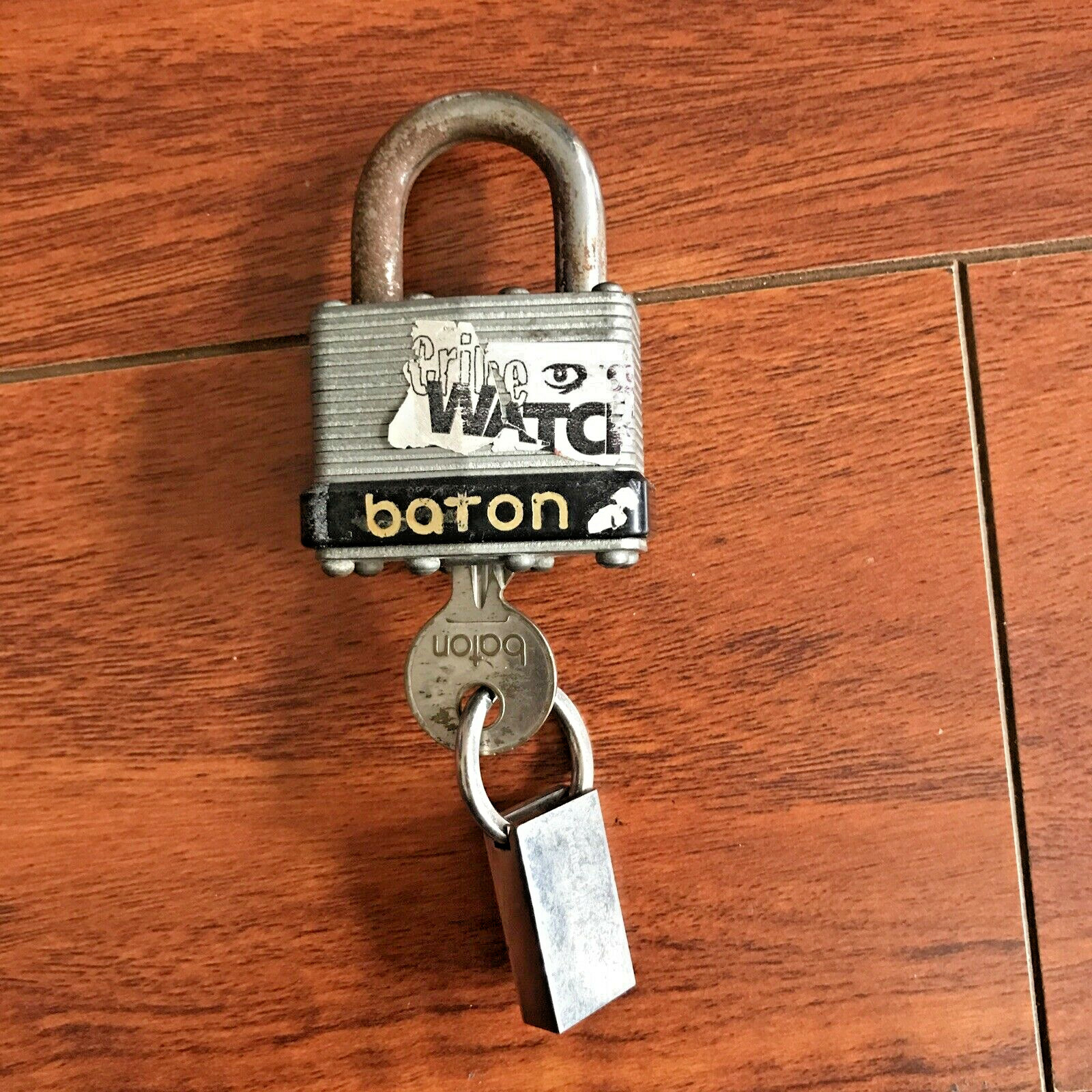 Baton Heavy Duty 44 mm Laminated Steel Padlock w/ 1 Key WORKS EUC