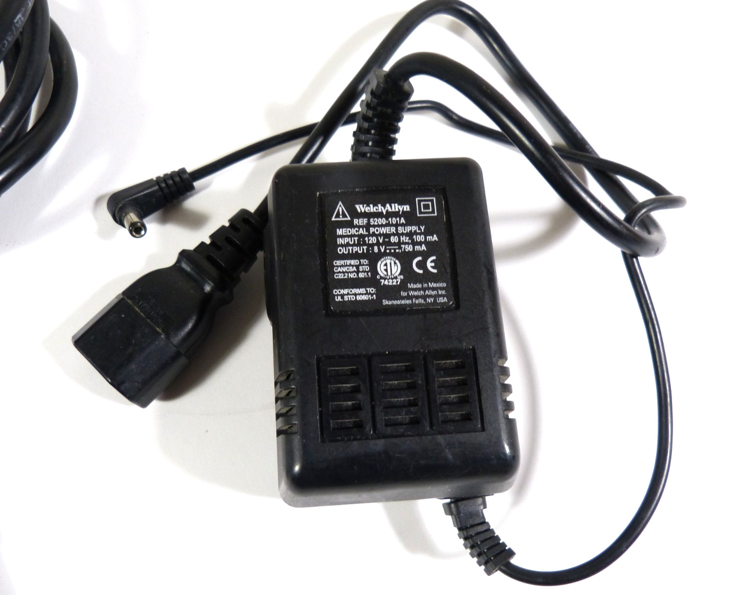 Welch Allyn 5200-101A Vital Signs Monitor Power Supply Adapter with wall plug