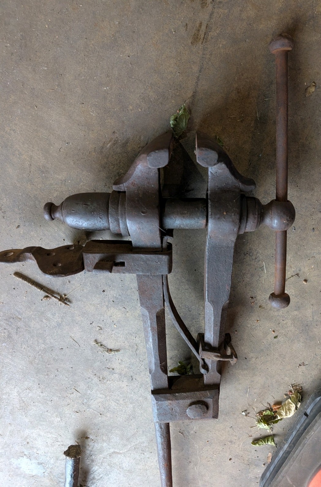 Antique Blacksmith Vice. Nice Condition. 4.5 In Wide Jaws