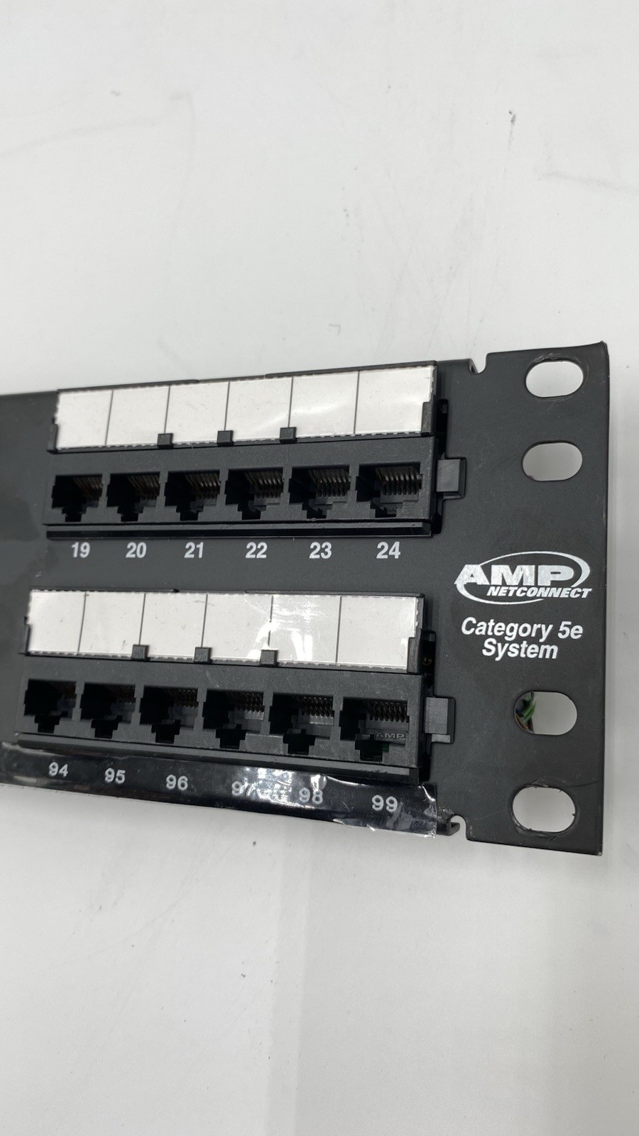 AMP CATEGORY 5e SYSTEM 48 port patch panel