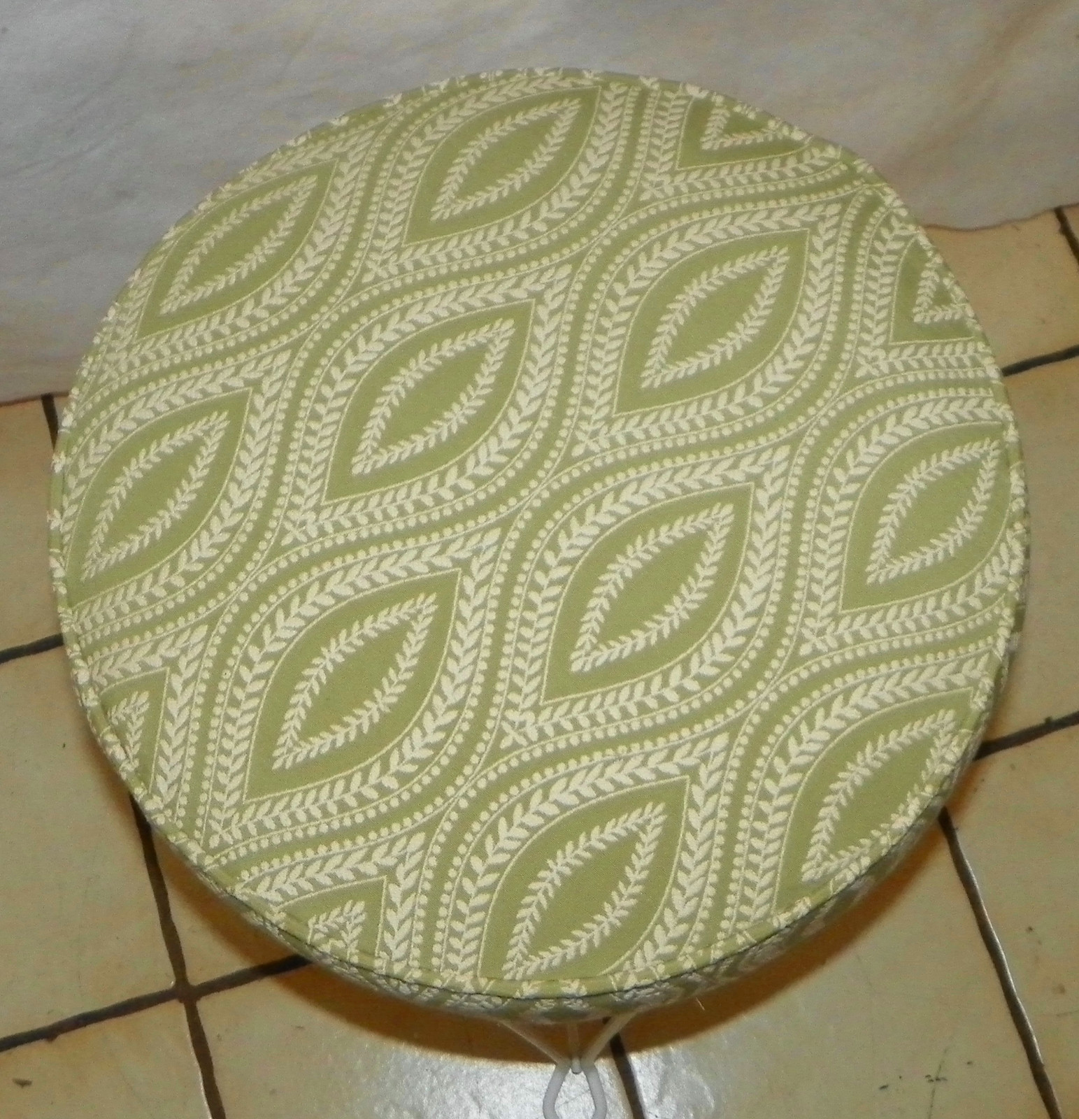 Round Iron Vanity Stool / Bench (VB-28)