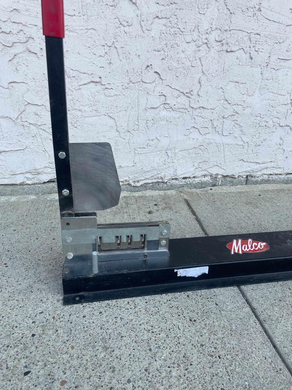 Malco 3"5/8 steel stud cutter SRC24A. Shear for cutting drywall studs