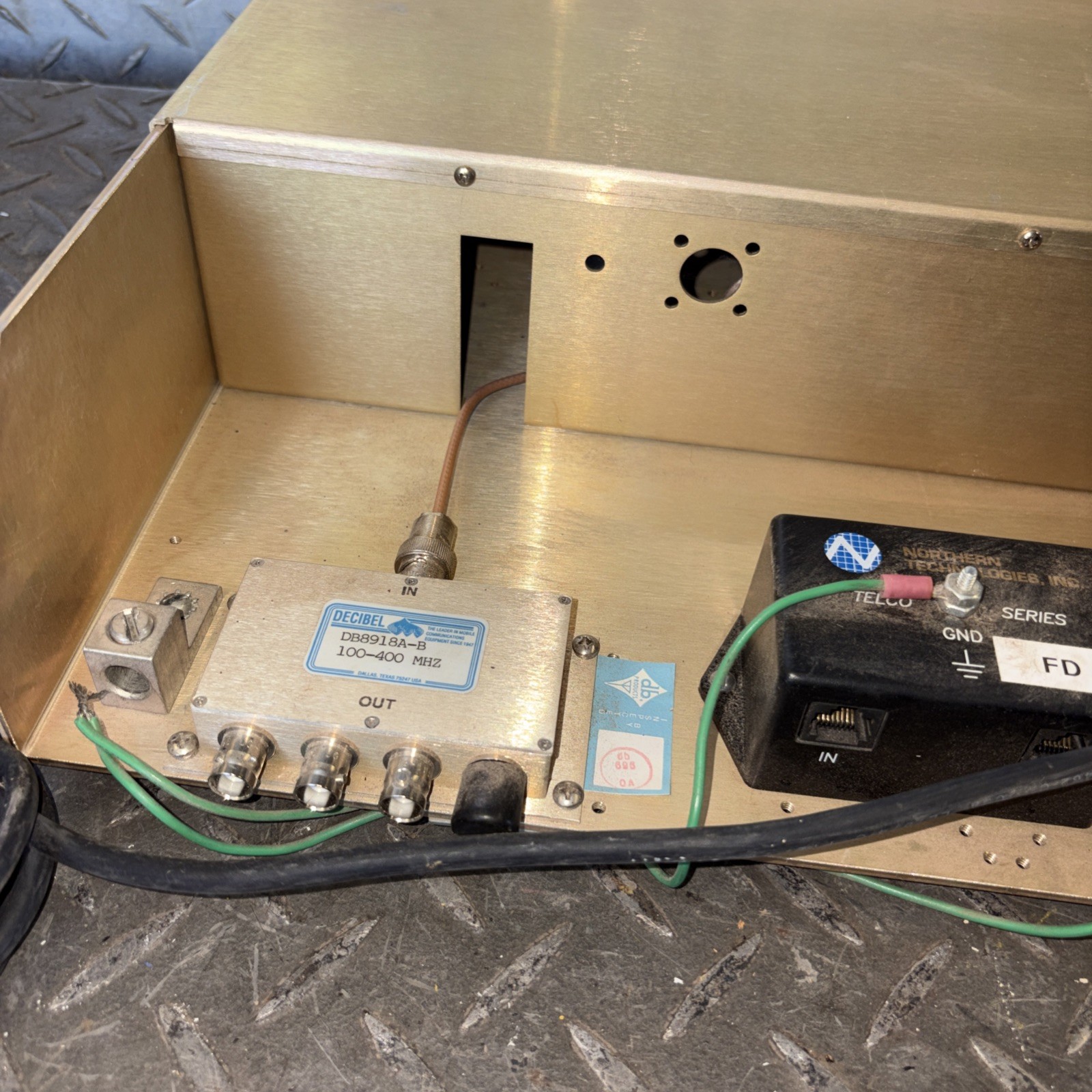 Decibel DB8204-100W Receiver Multicoupler