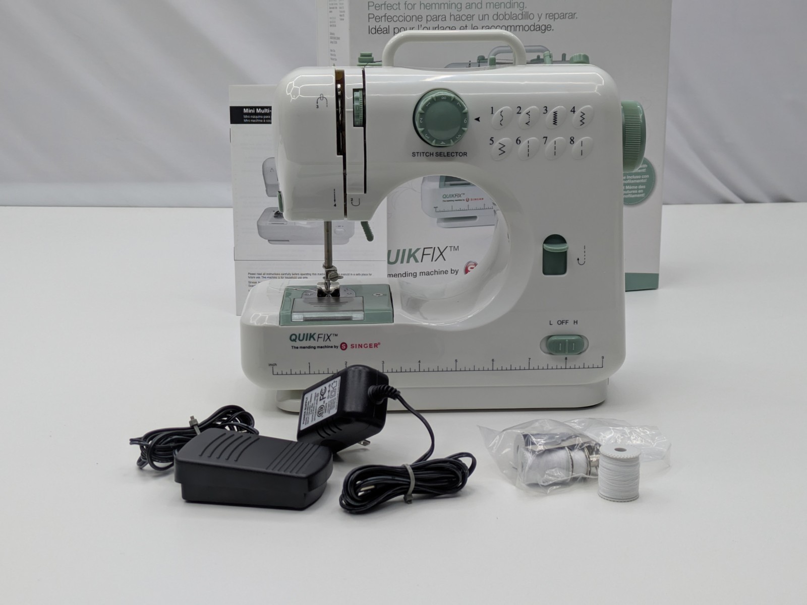 Singer Quickfix Electronic Sewing/Mending Machine With Foot Pedal Complete