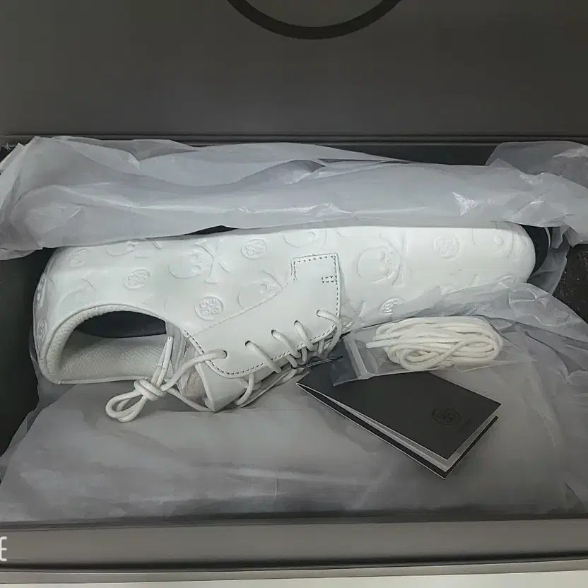 Giphor Authentic Skull Print Golf Shoes White New