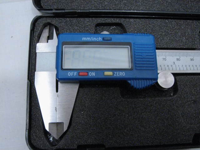 Machinist Electronic Digital Caliper Auto-Power On/Off Micrometer Tool 0-150mm B