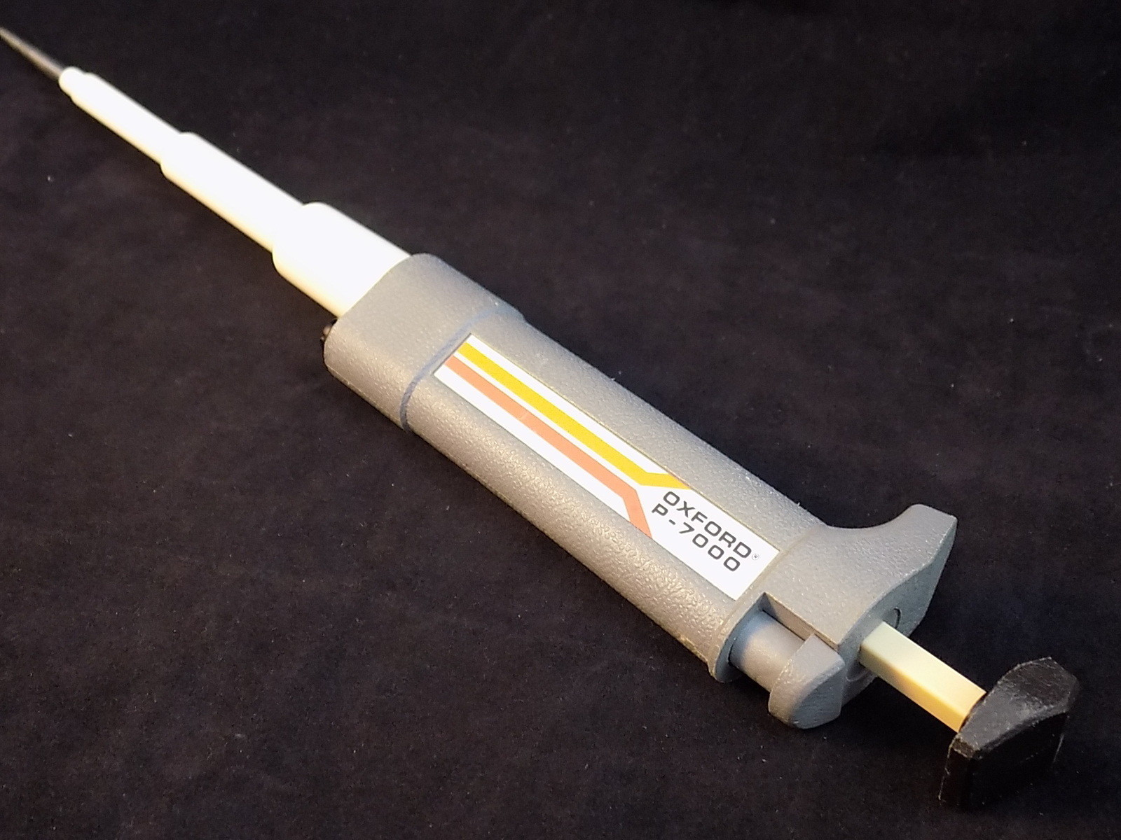 PIPETTE OXFORD P-7000 20 ul Fixed Volume 7000 Automatic Pipette