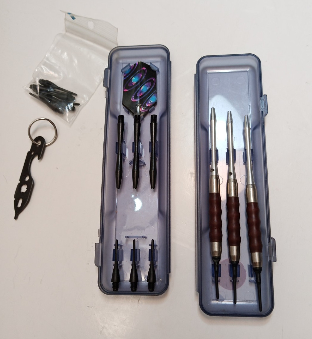 Darts Set Soft Tips 3 Darts + Extras Tips Shaft/Stems Tool 5 Flights Brown