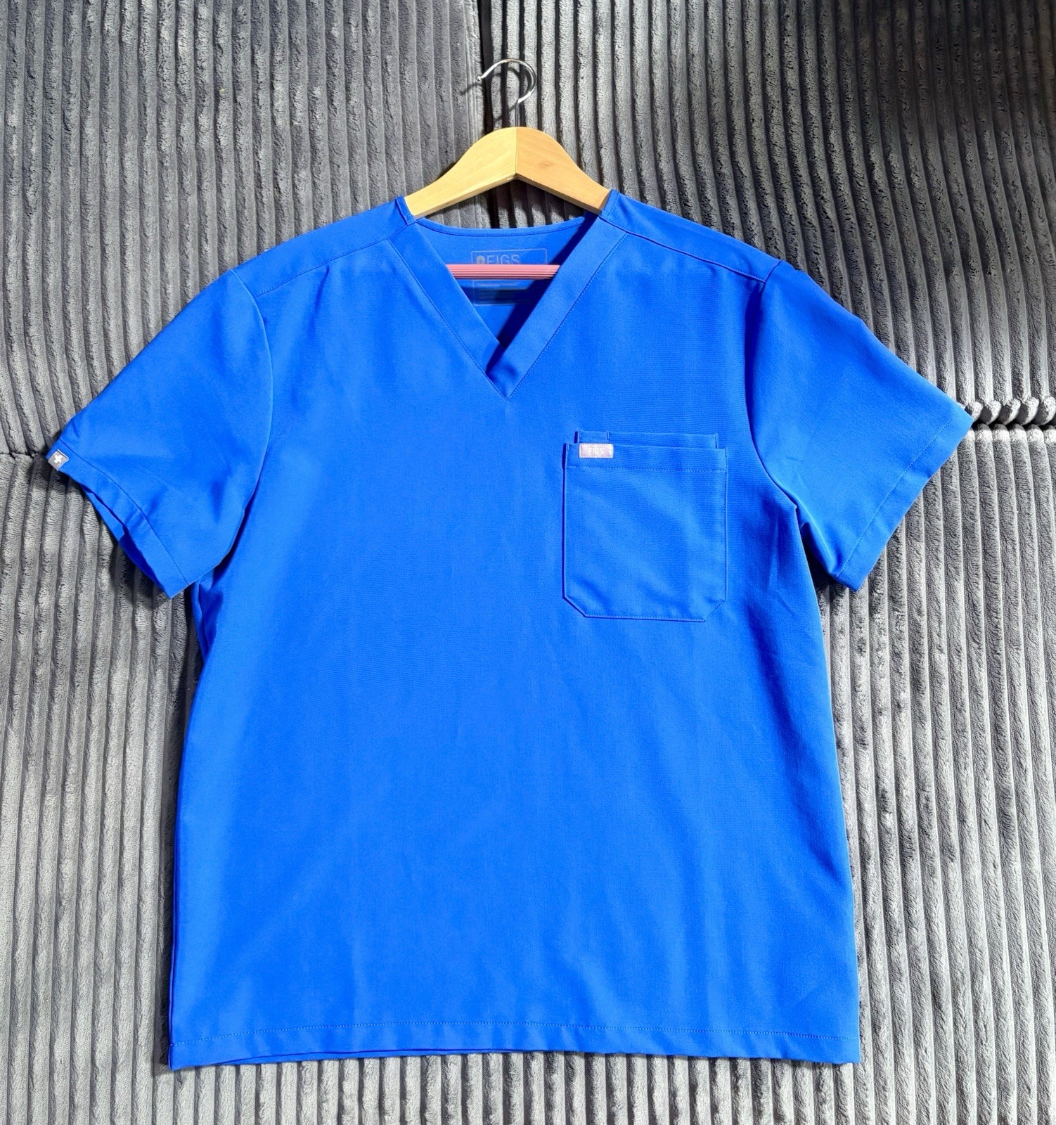 Figs Mens Leon Three Pocket Scrub Top Size Medium M New Without Tags Royal Blue