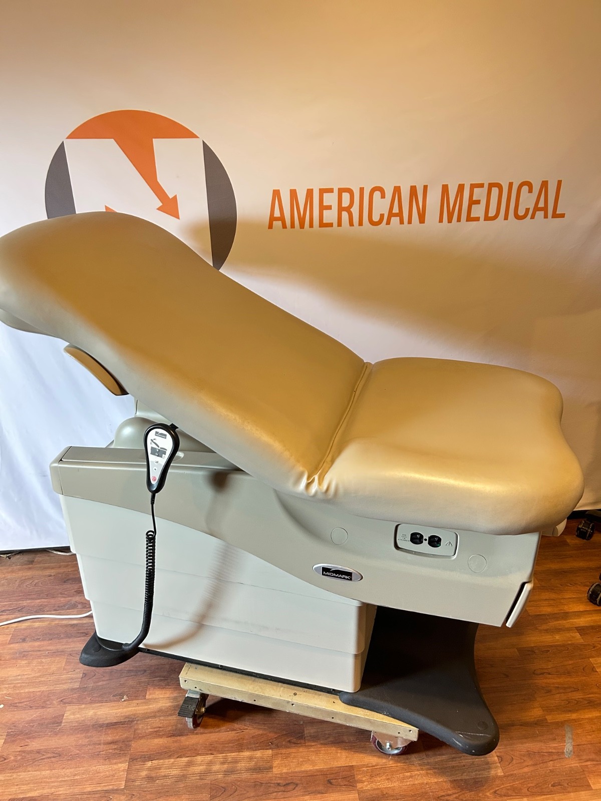 Midmark 625-001 Power Exam Table