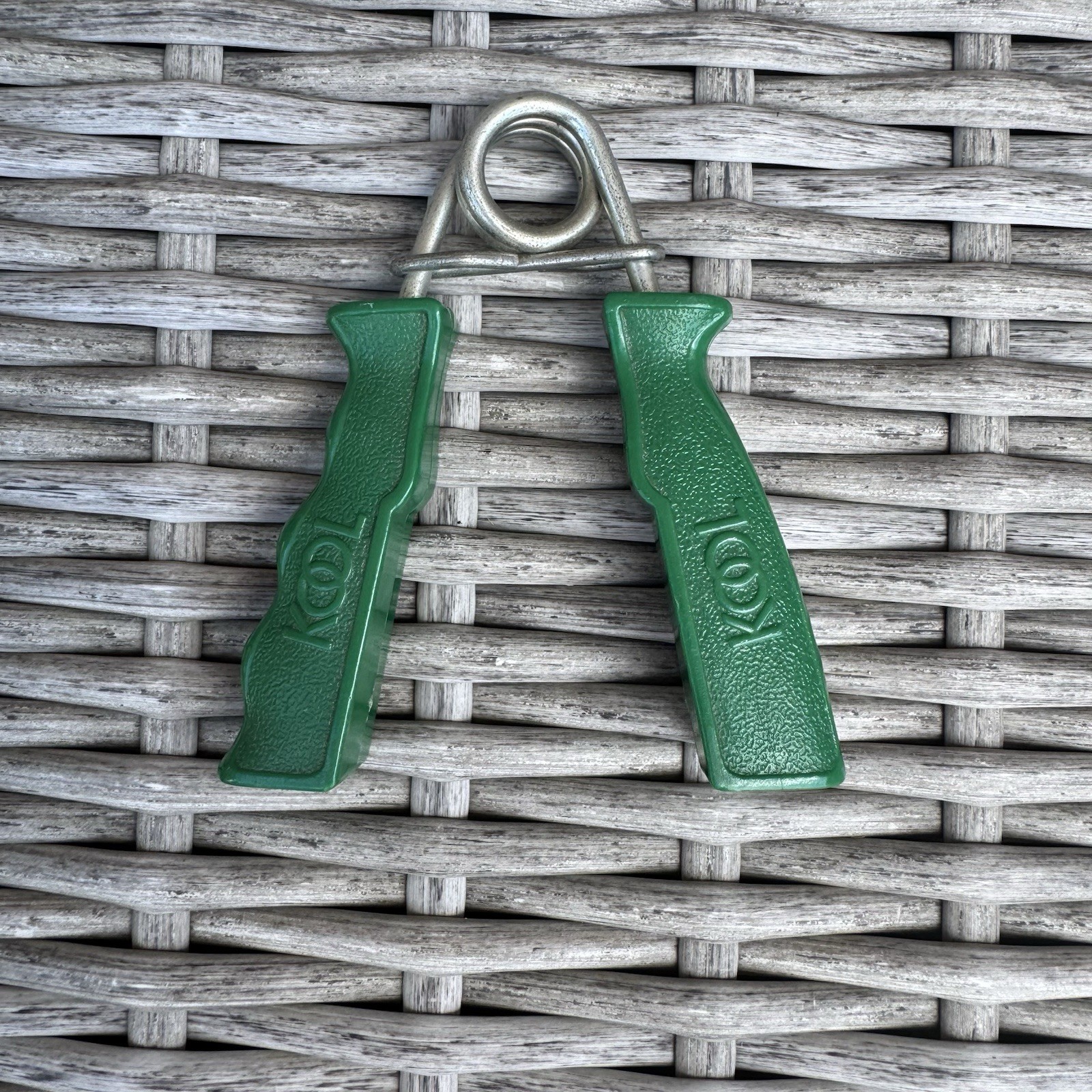 Vintage KOOL Cigarettes Promo Hand Grip Wrist Green Exerciser Advert
