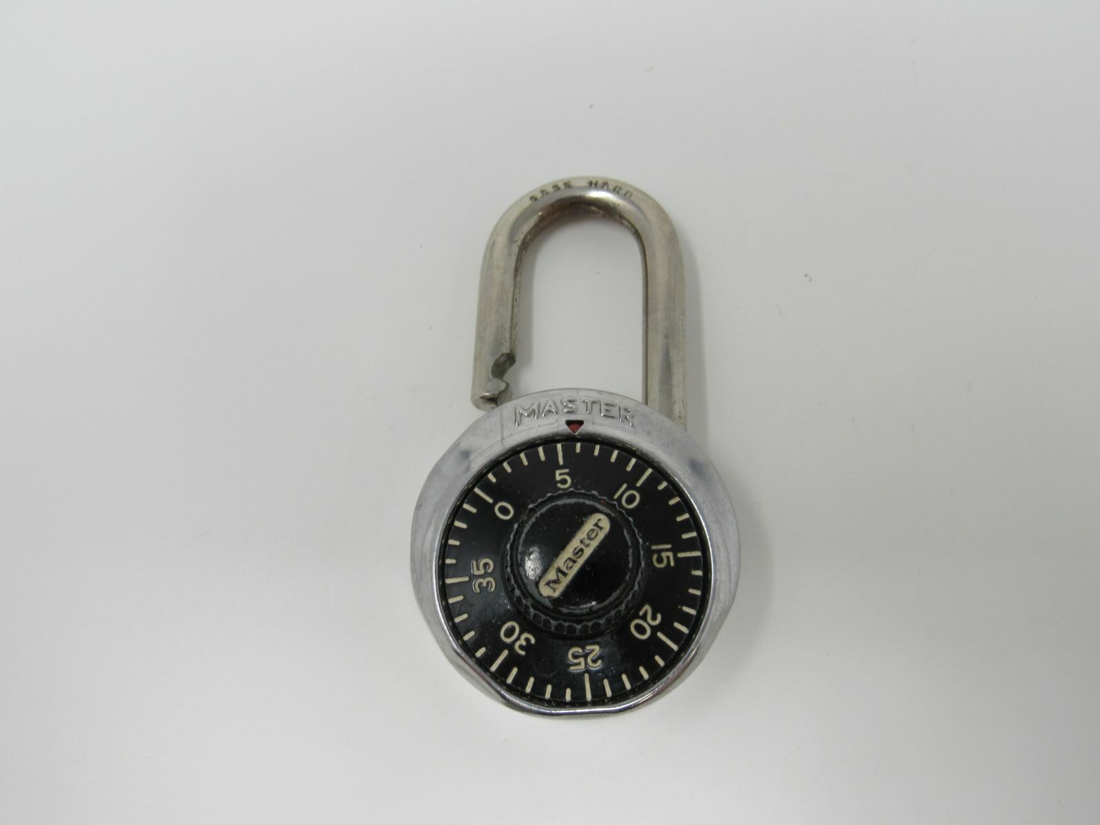 Master Lock Co Combination Pad Lock Back Key Hole 367055 V5