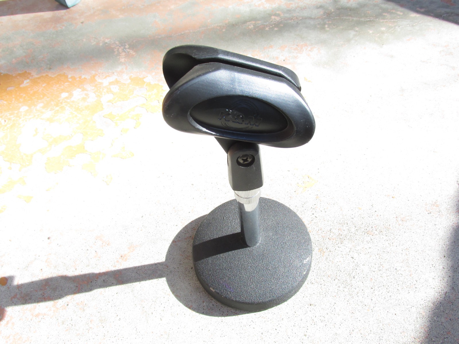Mic Stand small and short, Mic holder is K and M nice shape !