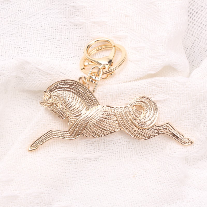 Golden Filigree Horse Keychain: Elegant Textured Accessory, Classy Gift