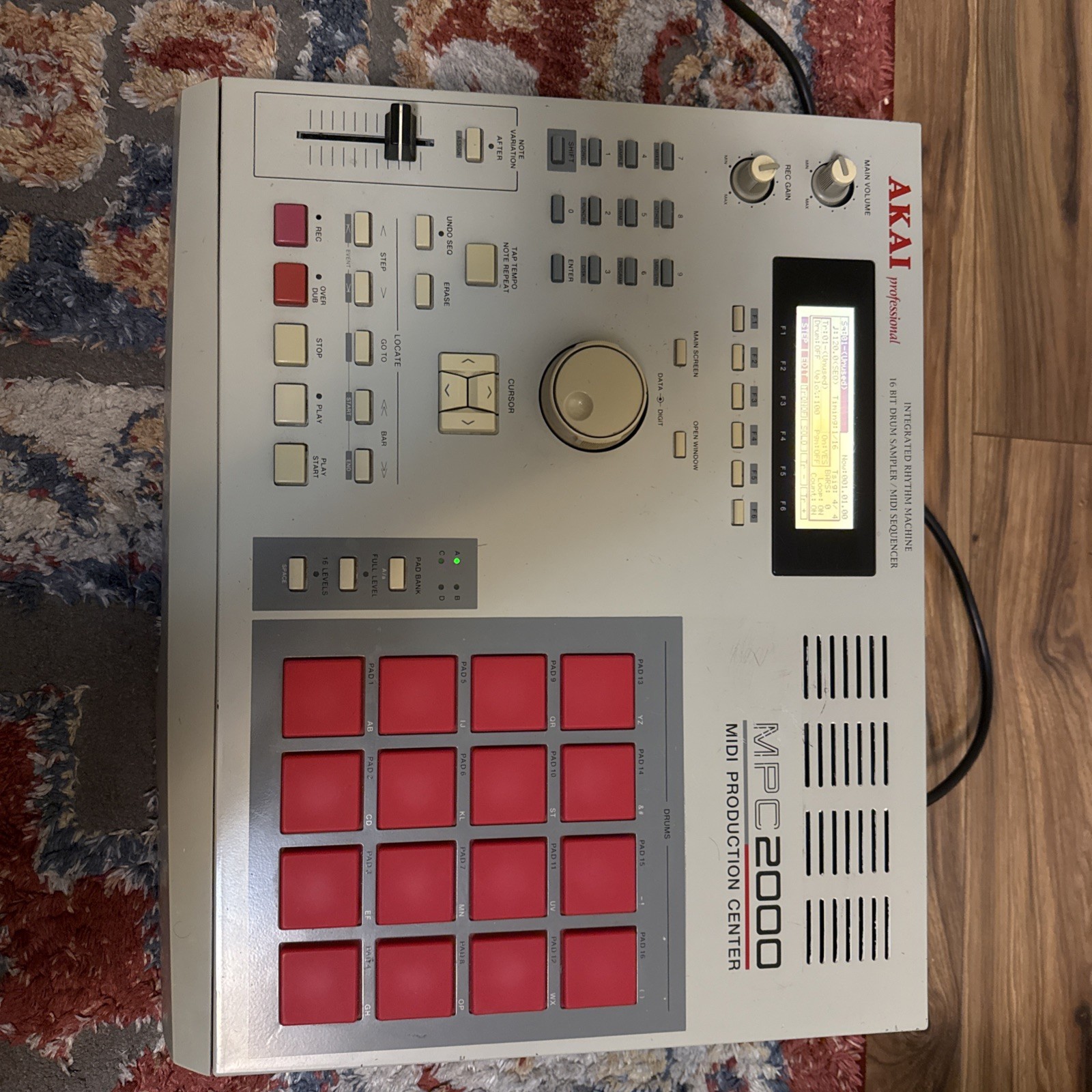 Akai MPC2000 MIDI Production Center (Upgraded 32 MB MAX RAM + Fat Pads)