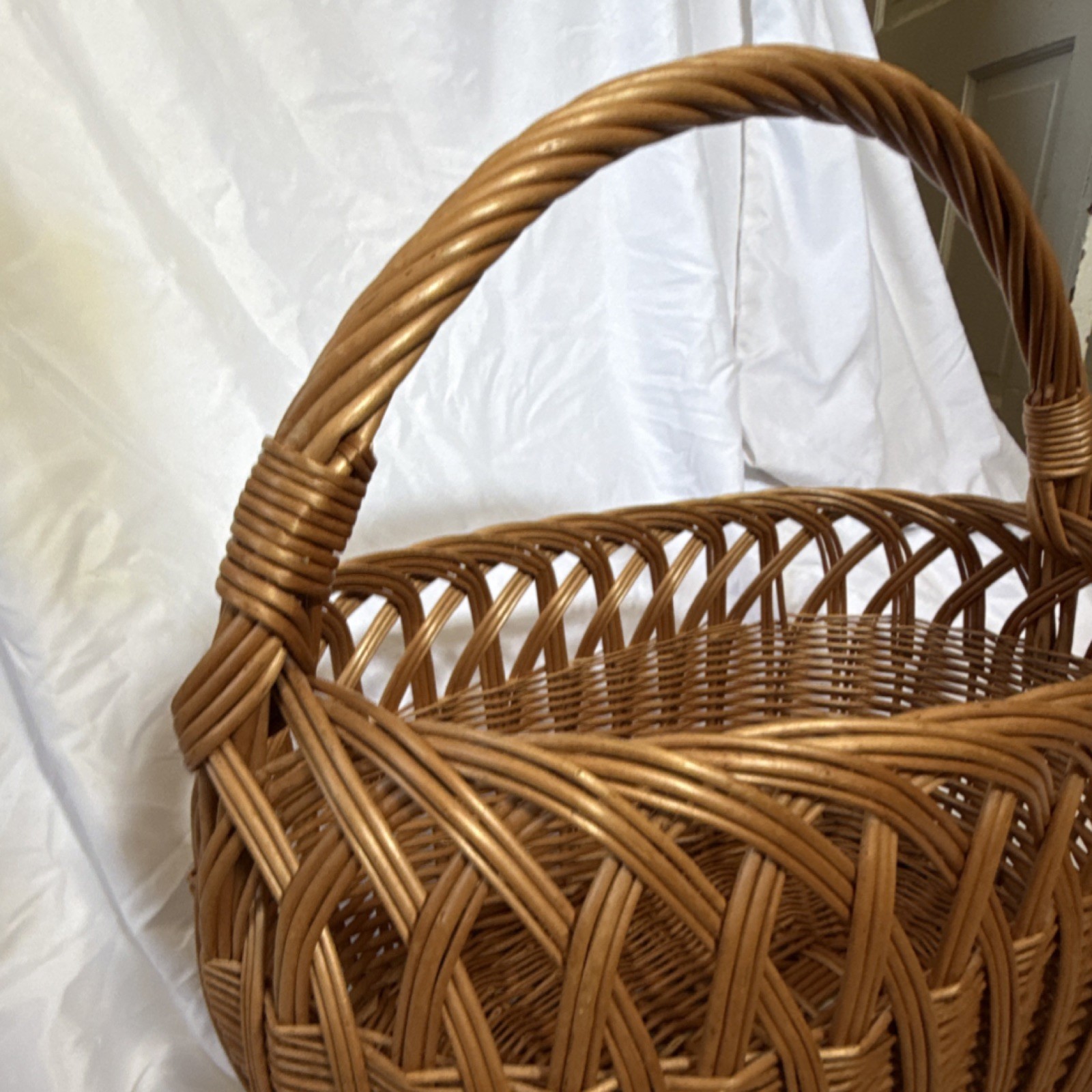 Vintage Country Style Wicker Oval Basket with Handle