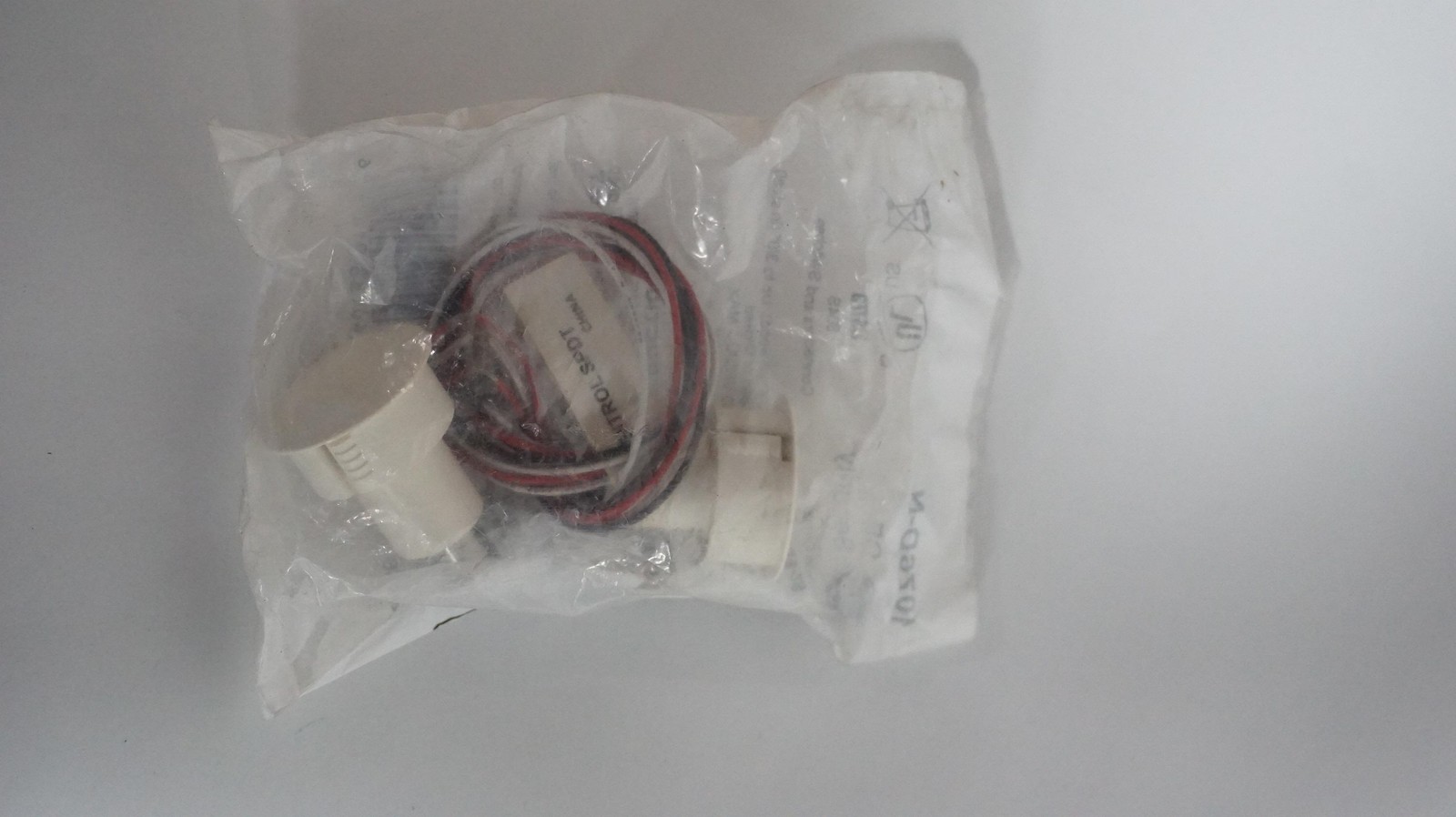 NEW GE SECURITY 1076D-N 1 INCH RECESSED MAGNETIC WHITE DOOR SENSOR/CONTACT SPDT