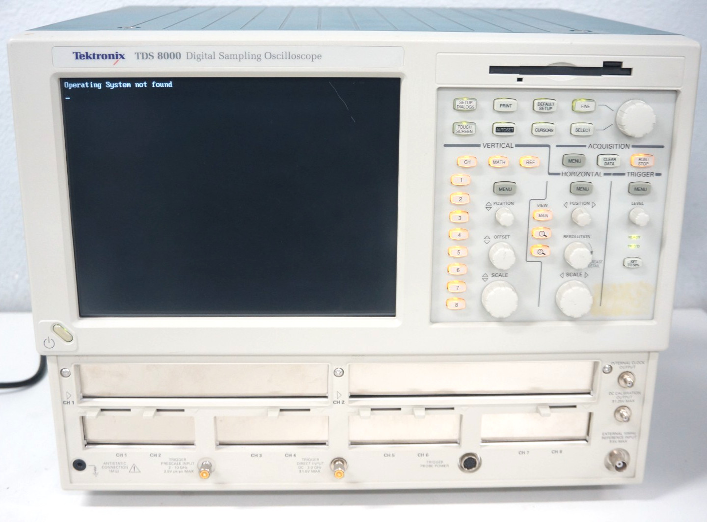 Tektronix - TDS 8000 - Eight Channel Digital sampling Oscilloscope w/spare parts