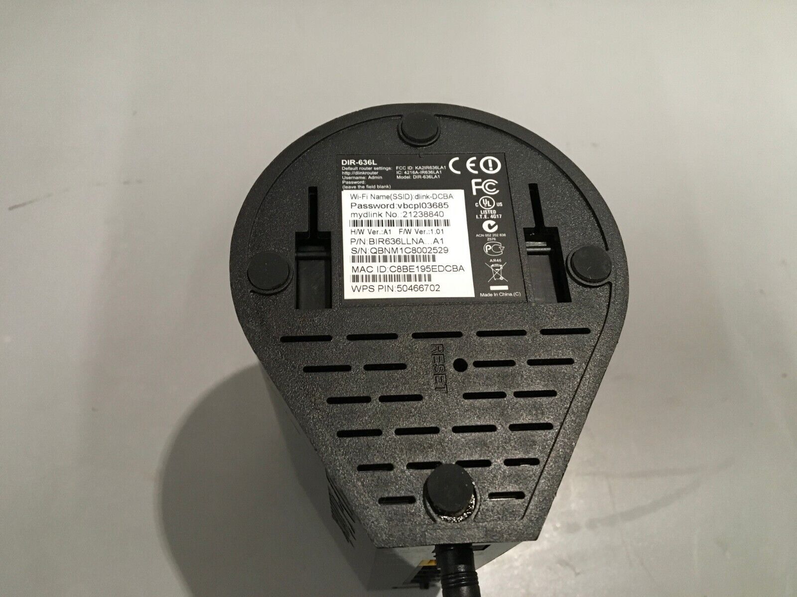 D-LINK Model DIR-636L Black Tower 4 Port Wireless Router