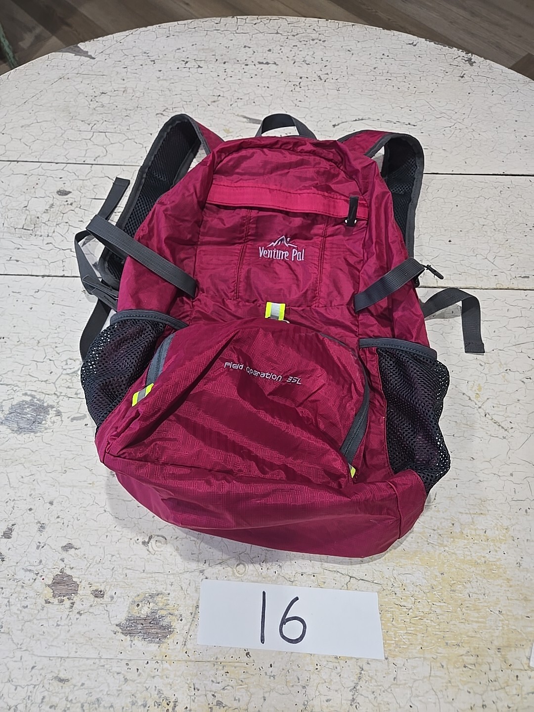 VENTURE PAL Field Operation 35L Maroon